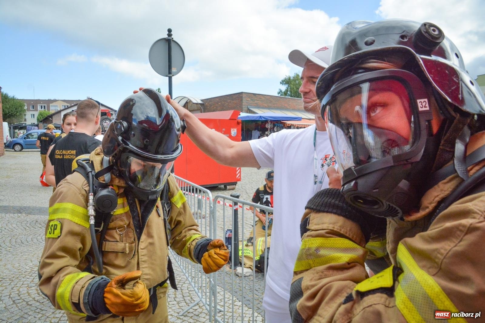 Zdjęcie w galerii na portalu naszraciborz.pl: Najtwardsi strażacy w akcji – siódma edycja Toughest Firefighter Racibórz na Placu Dominikańskim [FOTO i WIDEO] wiadomości z regionu