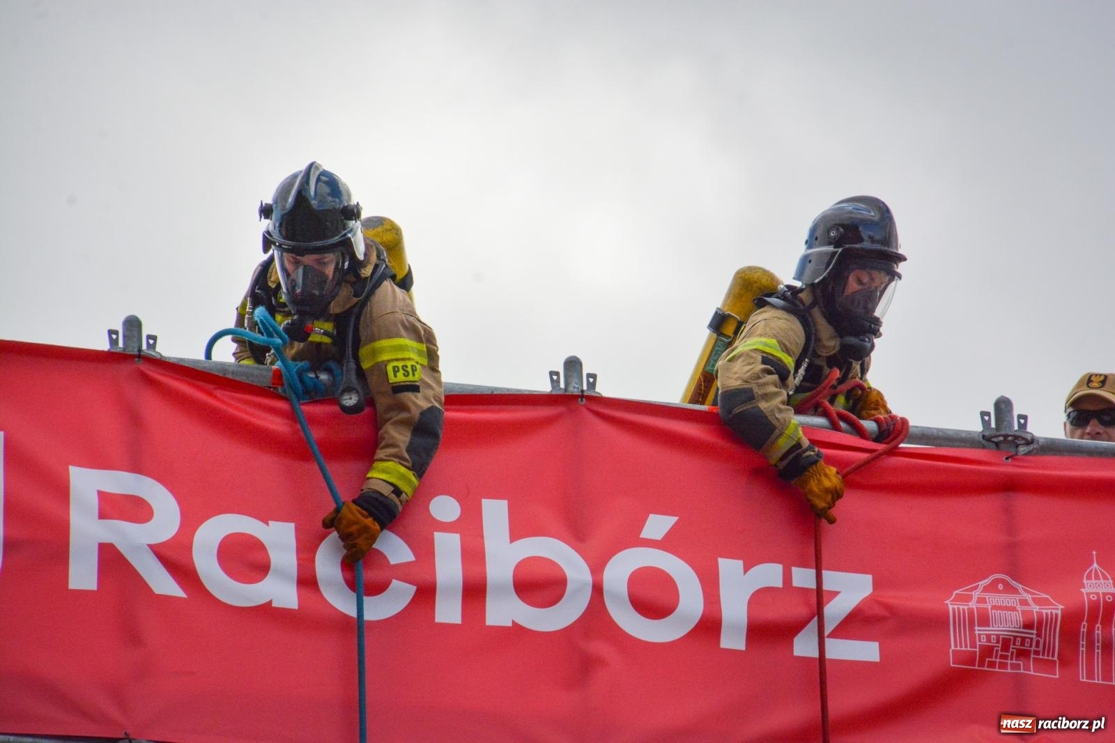 Zdjęcie w galerii na portalu naszraciborz.pl: Najtwardsi strażacy w akcji – siódma edycja Toughest Firefighter Racibórz na Placu Dominikańskim [FOTO i WIDEO] wiadomości z regionu