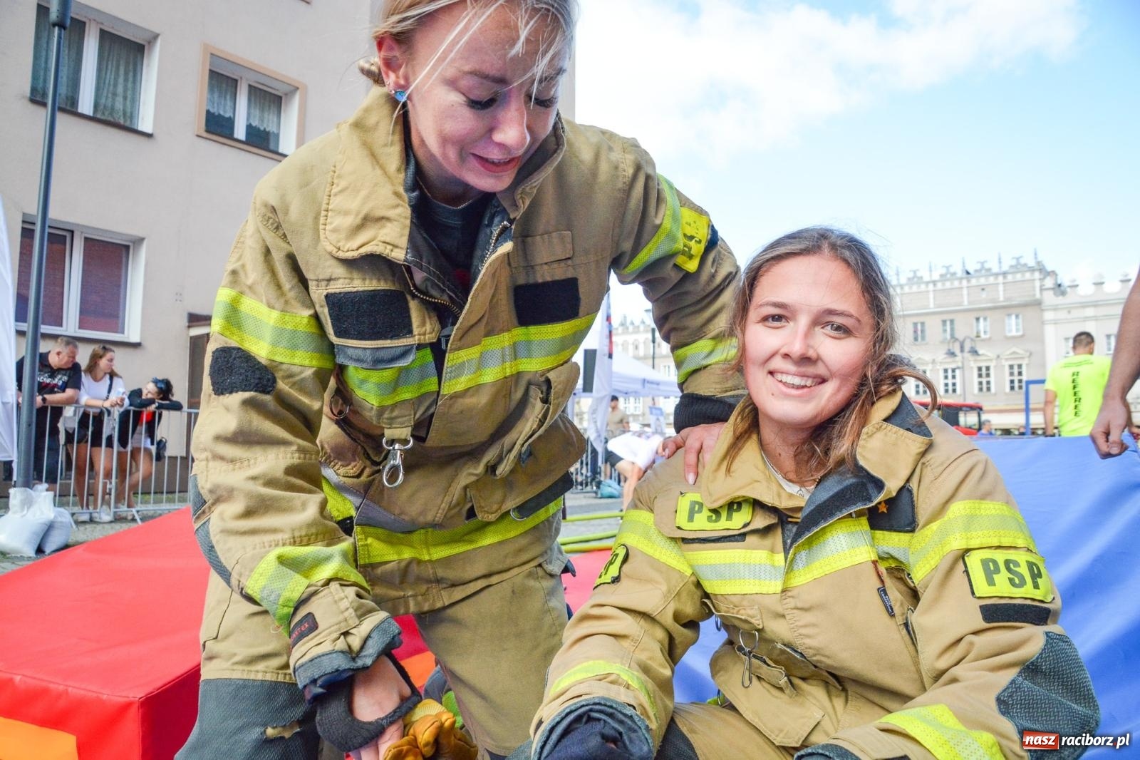 Zdjęcie w galerii na portalu naszraciborz.pl: Najtwardsi strażacy w akcji – siódma edycja Toughest Firefighter Racibórz na Placu Dominikańskim [FOTO i WIDEO] wiadomości z regionu