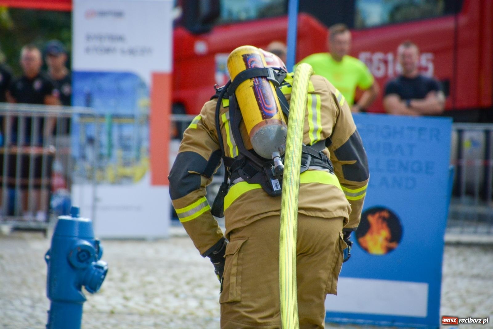 Zdjęcie w galerii na portalu naszraciborz.pl: Najtwardsi strażacy w akcji – siódma edycja Toughest Firefighter Racibórz na Placu Dominikańskim [FOTO i WIDEO] wiadomości z regionu