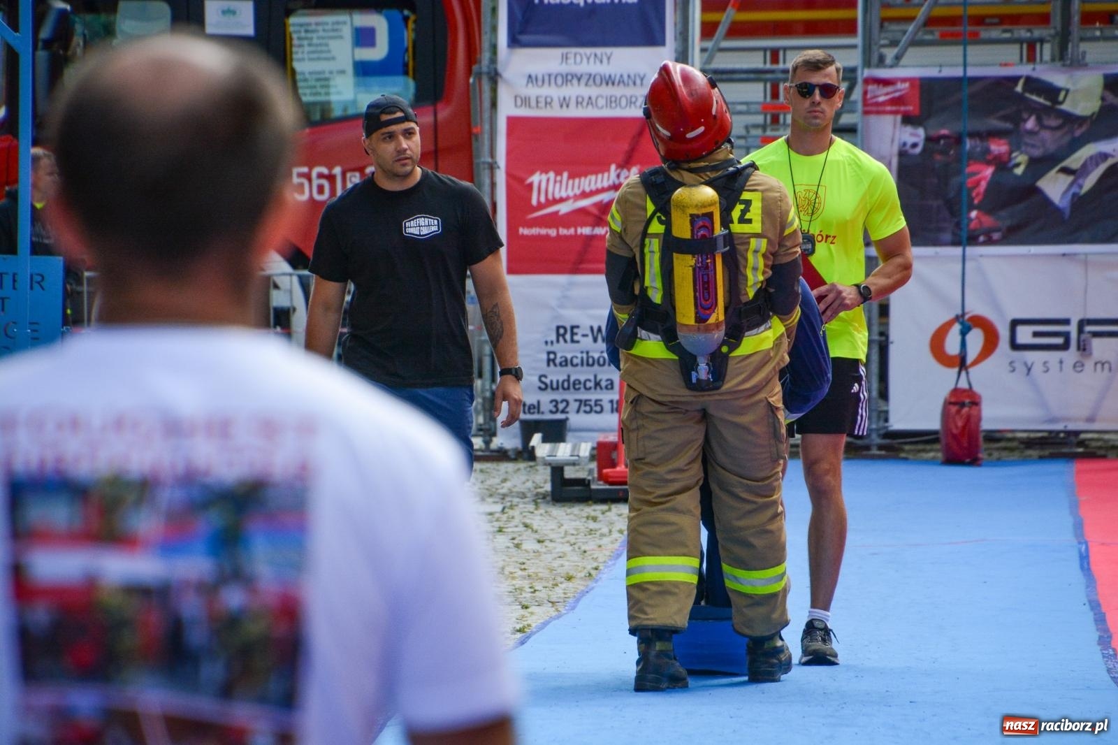 Zdjęcie w galerii na portalu naszraciborz.pl: Najtwardsi strażacy w akcji – siódma edycja Toughest Firefighter Racibórz na Placu Dominikańskim [FOTO i WIDEO] wiadomości z regionu