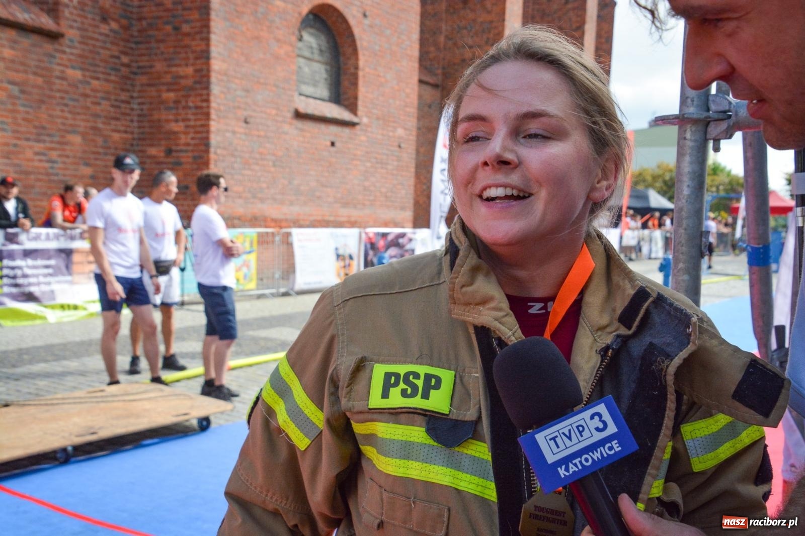 Zdjęcie w galerii na portalu naszraciborz.pl: Najtwardsi strażacy w akcji – siódma edycja Toughest Firefighter Racibórz na Placu Dominikańskim [FOTO i WIDEO] wiadomości z regionu