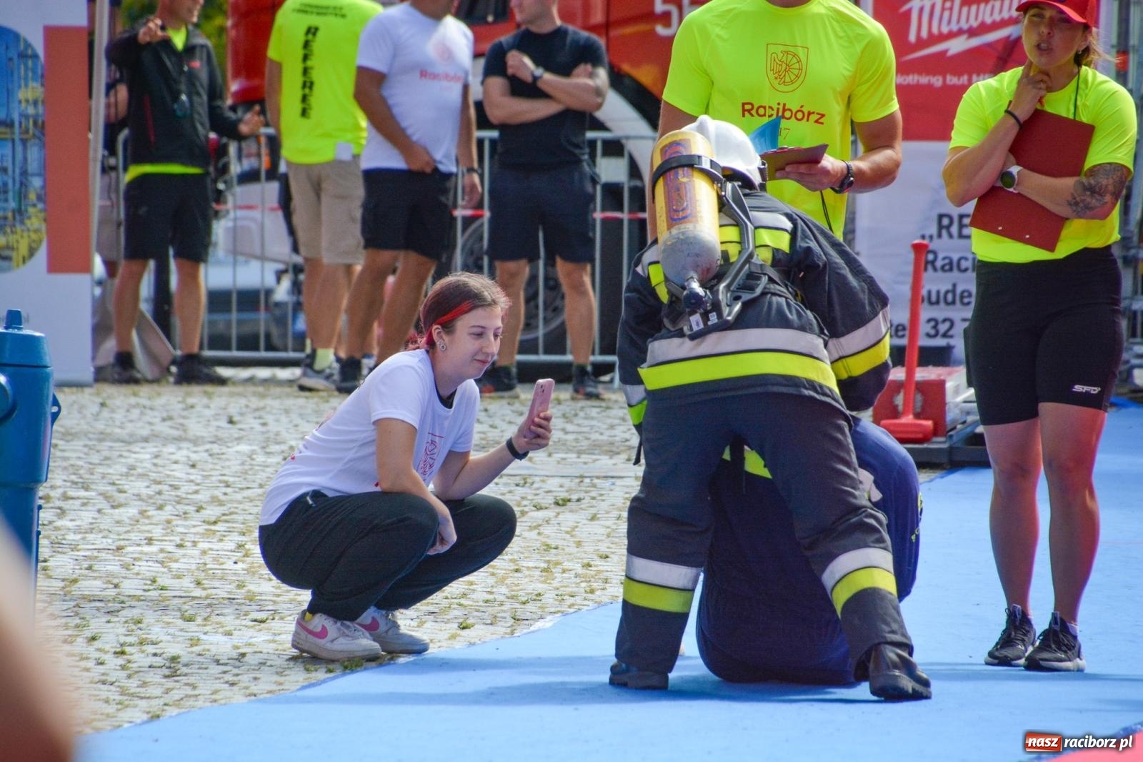 Zdjęcie w galerii na portalu naszraciborz.pl: Najtwardsi strażacy w akcji – siódma edycja Toughest Firefighter Racibórz na Placu Dominikańskim [FOTO i WIDEO] wiadomości z regionu