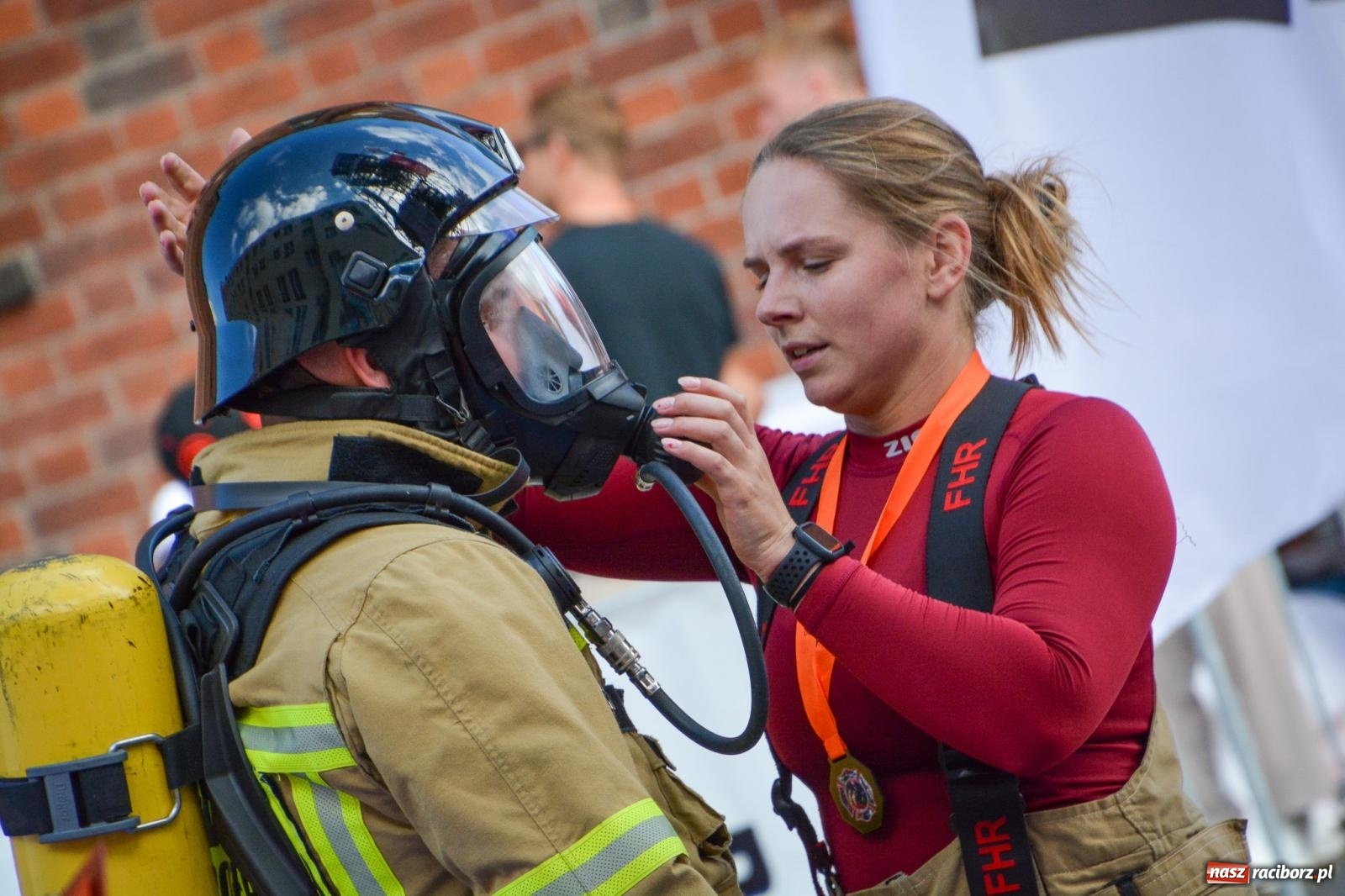 Zdjęcie w galerii na portalu naszraciborz.pl: Najtwardsi strażacy w akcji – siódma edycja Toughest Firefighter Racibórz na Placu Dominikańskim [FOTO i WIDEO] wiadomości z regionu