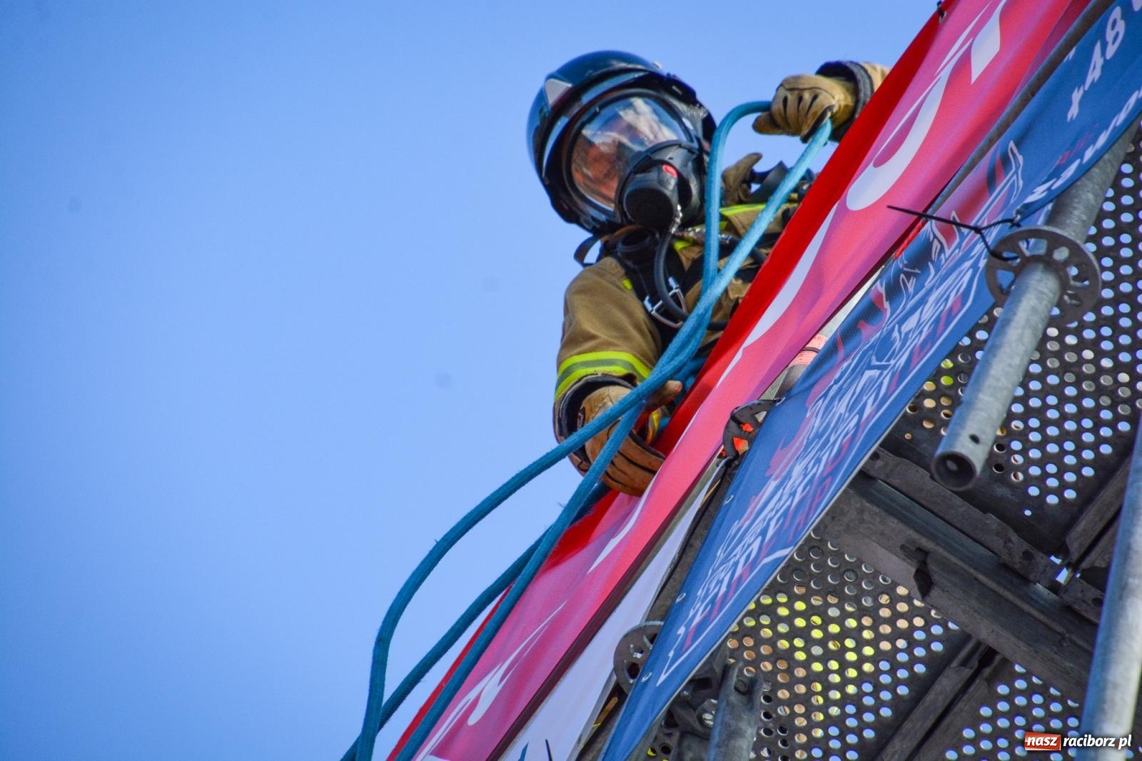 Zdjęcie w galerii na portalu naszraciborz.pl: Najtwardsi strażacy w akcji – siódma edycja Toughest Firefighter Racibórz na Placu Dominikańskim [FOTO i WIDEO] wiadomości z regionu