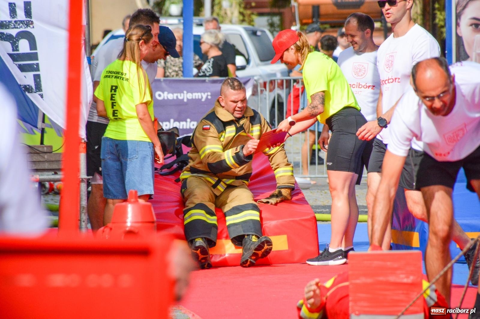 Zdjęcie w galerii na portalu naszraciborz.pl: Najtwardsi strażacy w akcji – siódma edycja Toughest Firefighter Racibórz na Placu Dominikańskim [FOTO i WIDEO] wiadomości z regionu