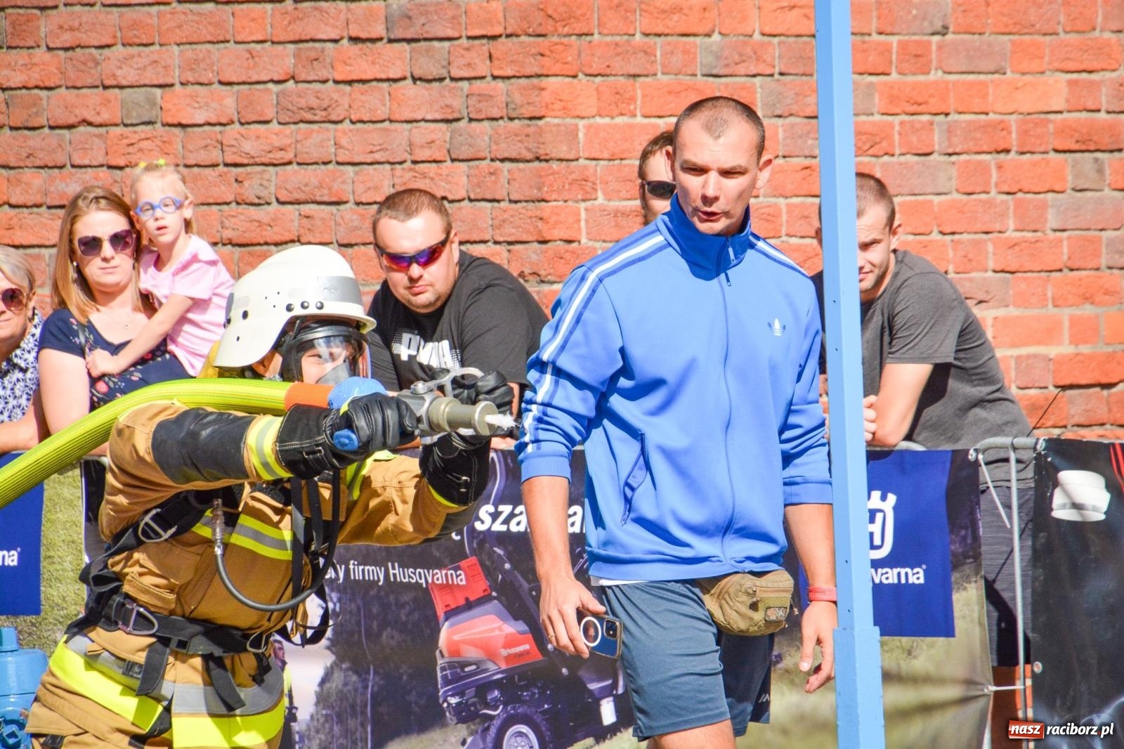 Zdjęcie w galerii na portalu naszraciborz.pl: Najtwardsi strażacy w akcji – siódma edycja Toughest Firefighter Racibórz na Placu Dominikańskim [FOTO i WIDEO] wiadomości z regionu