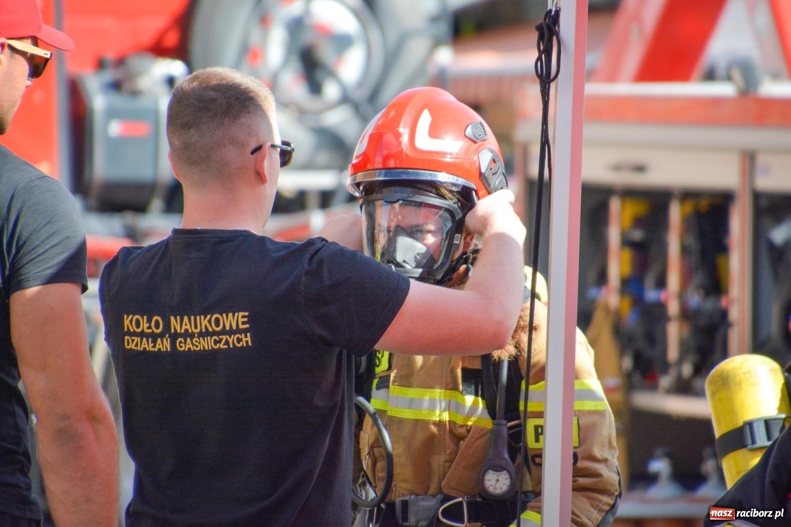 Zdjęcie w galerii na portalu naszraciborz.pl: Najtwardsi strażacy w akcji – siódma edycja Toughest Firefighter Racibórz na Placu Dominikańskim [FOTO i WIDEO] wiadomości z regionu