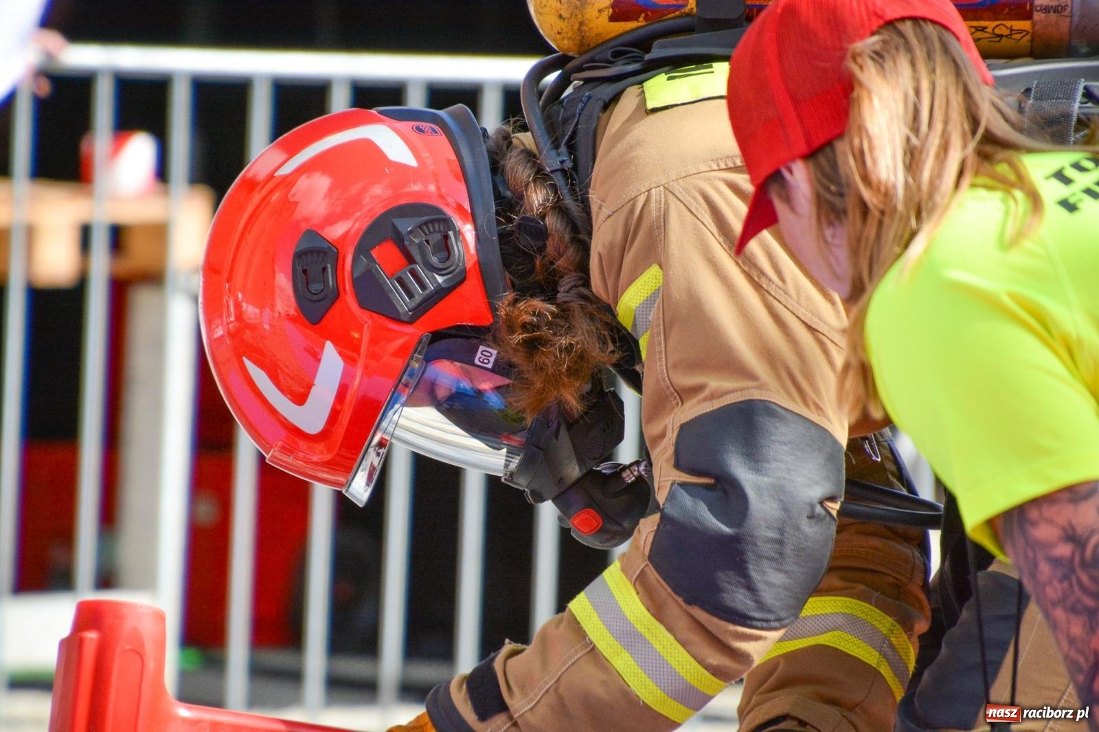 Zdjęcie w galerii na portalu naszraciborz.pl: Najtwardsi strażacy w akcji – siódma edycja Toughest Firefighter Racibórz na Placu Dominikańskim [FOTO i WIDEO] wiadomości z regionu