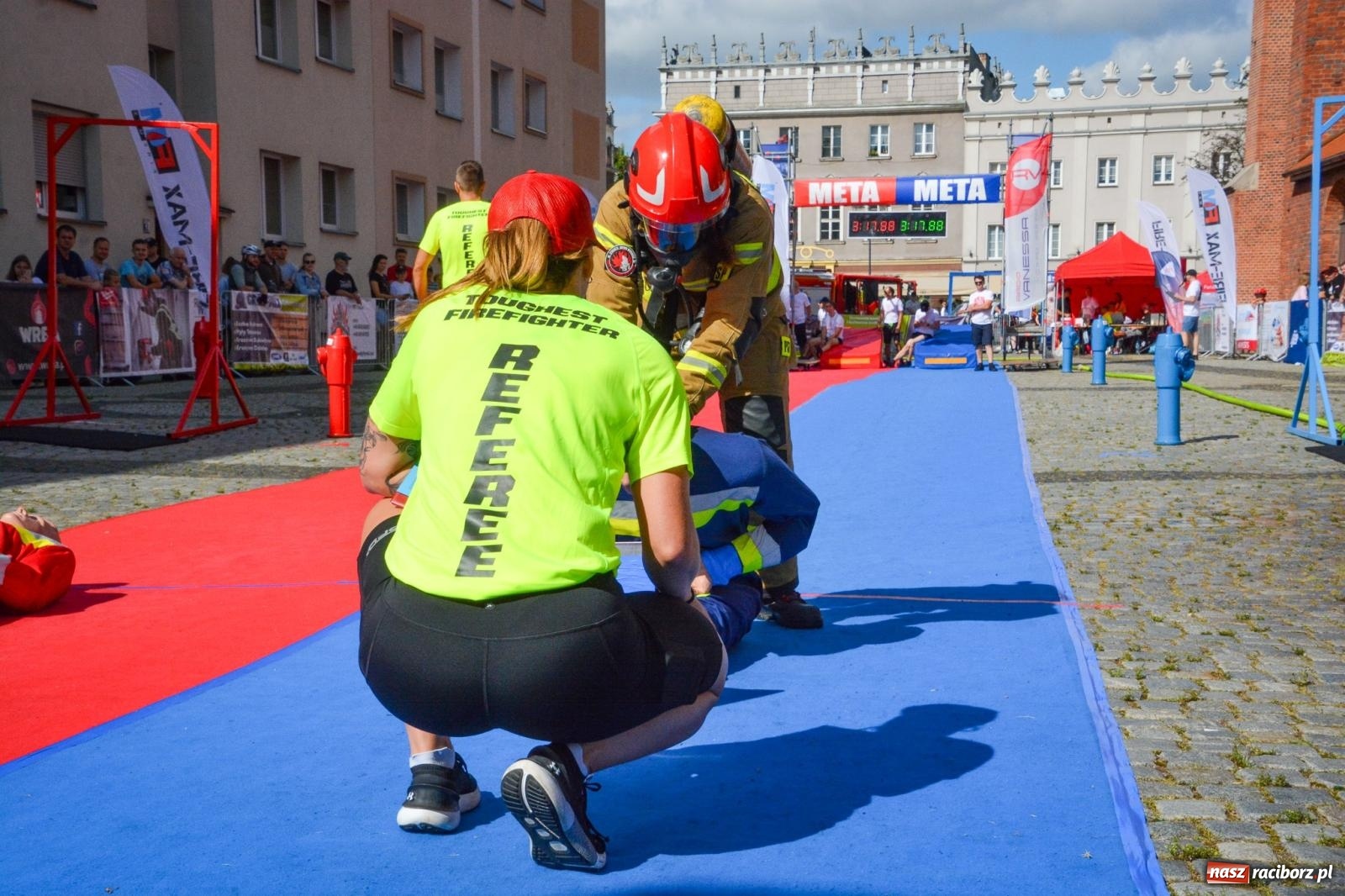Zdjęcie w galerii na portalu naszraciborz.pl: Najtwardsi strażacy w akcji – siódma edycja Toughest Firefighter Racibórz na Placu Dominikańskim [FOTO i WIDEO] wiadomości z regionu