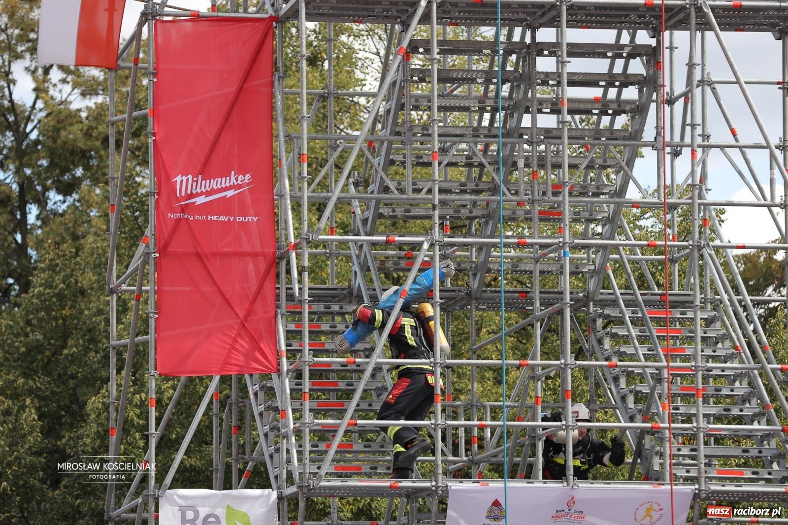 Zdjęcie w galerii na portalu naszraciborz.pl: Najtwardsi strażacy w akcji – siódma edycja Toughest Firefighter Racibórz na Placu Dominikańskim [FOTO i WIDEO] wiadomości z regionu