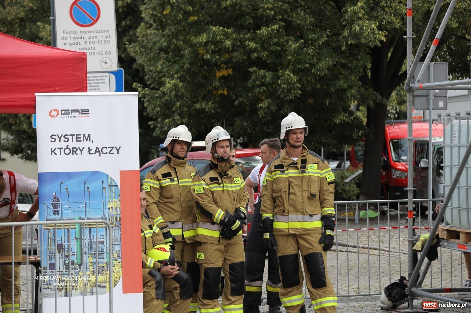 Zdjęcie w galerii na portalu naszraciborz.pl: Najtwardsi strażacy w akcji – siódma edycja Toughest Firefighter Racibórz na Placu Dominikańskim [FOTO i WIDEO] wiadomości z regionu
