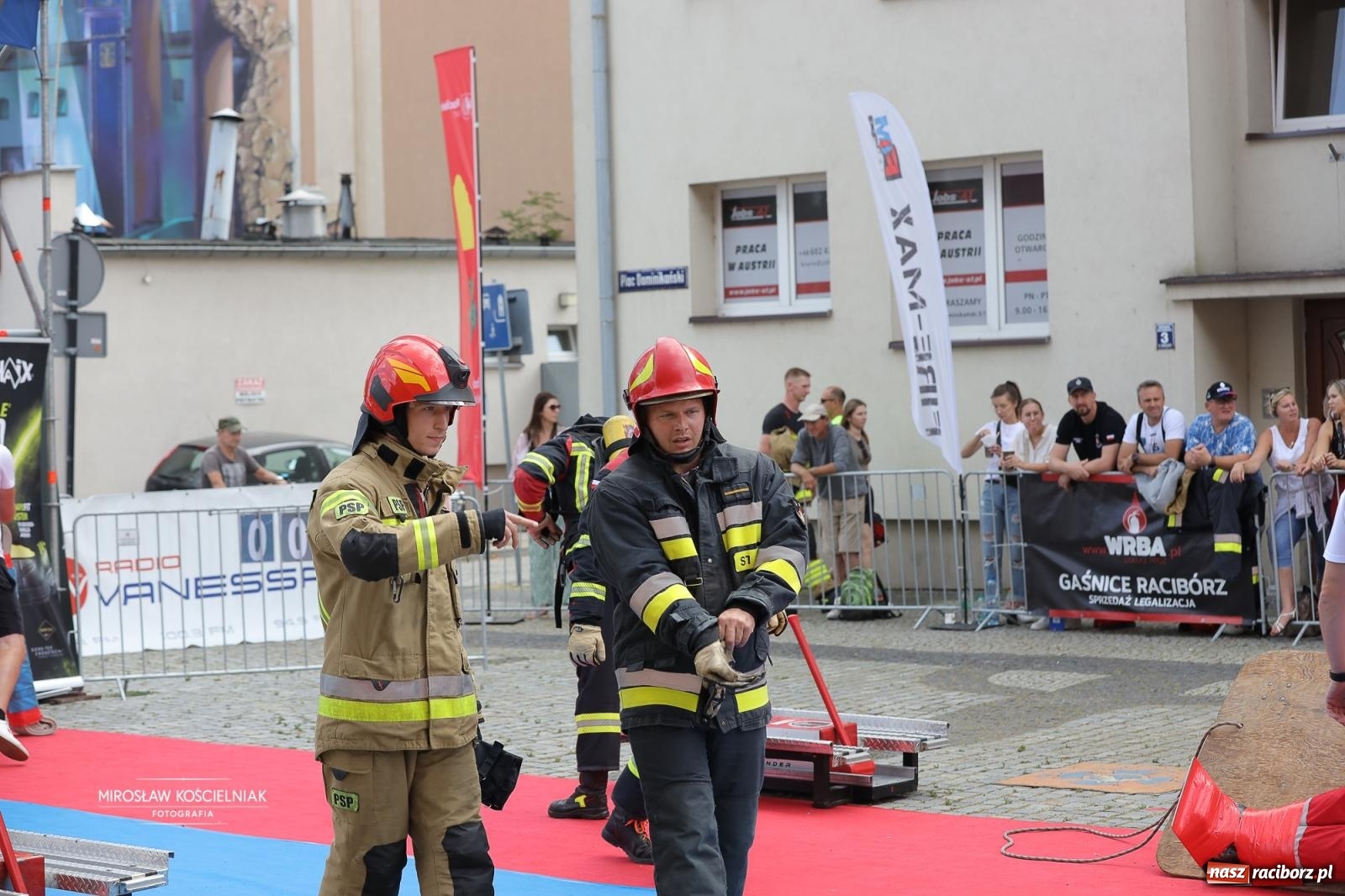 Zdjęcie w galerii na portalu naszraciborz.pl: Najtwardsi strażacy w akcji – siódma edycja Toughest Firefighter Racibórz na Placu Dominikańskim [FOTO i WIDEO] wiadomości z regionu