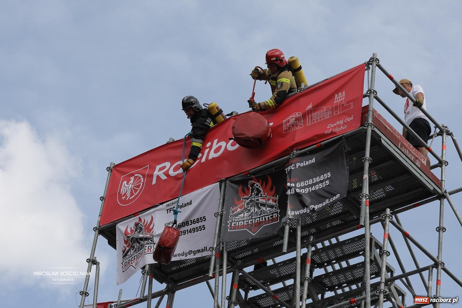 Zdjęcie w galerii na portalu naszraciborz.pl: Najtwardsi strażacy w akcji – siódma edycja Toughest Firefighter Racibórz na Placu Dominikańskim [FOTO i WIDEO] wiadomości z regionu