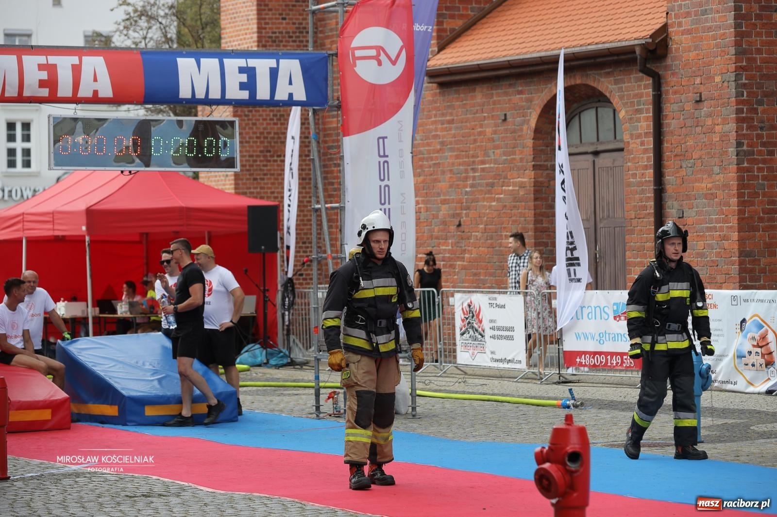 Zdjęcie w galerii na portalu naszraciborz.pl: Najtwardsi strażacy w akcji – siódma edycja Toughest Firefighter Racibórz na Placu Dominikańskim [FOTO i WIDEO] wiadomości z regionu