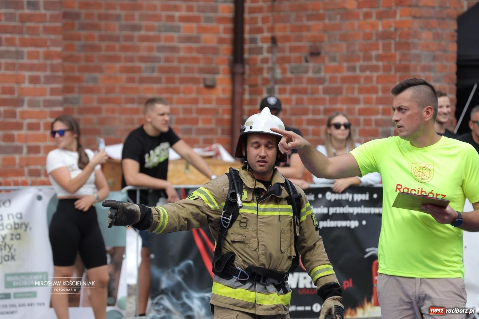 Zdjęcie w galerii na portalu naszraciborz.pl: Najtwardsi strażacy w akcji – siódma edycja Toughest Firefighter Racibórz na Placu Dominikańskim [FOTO i WIDEO] wiadomości z regionu