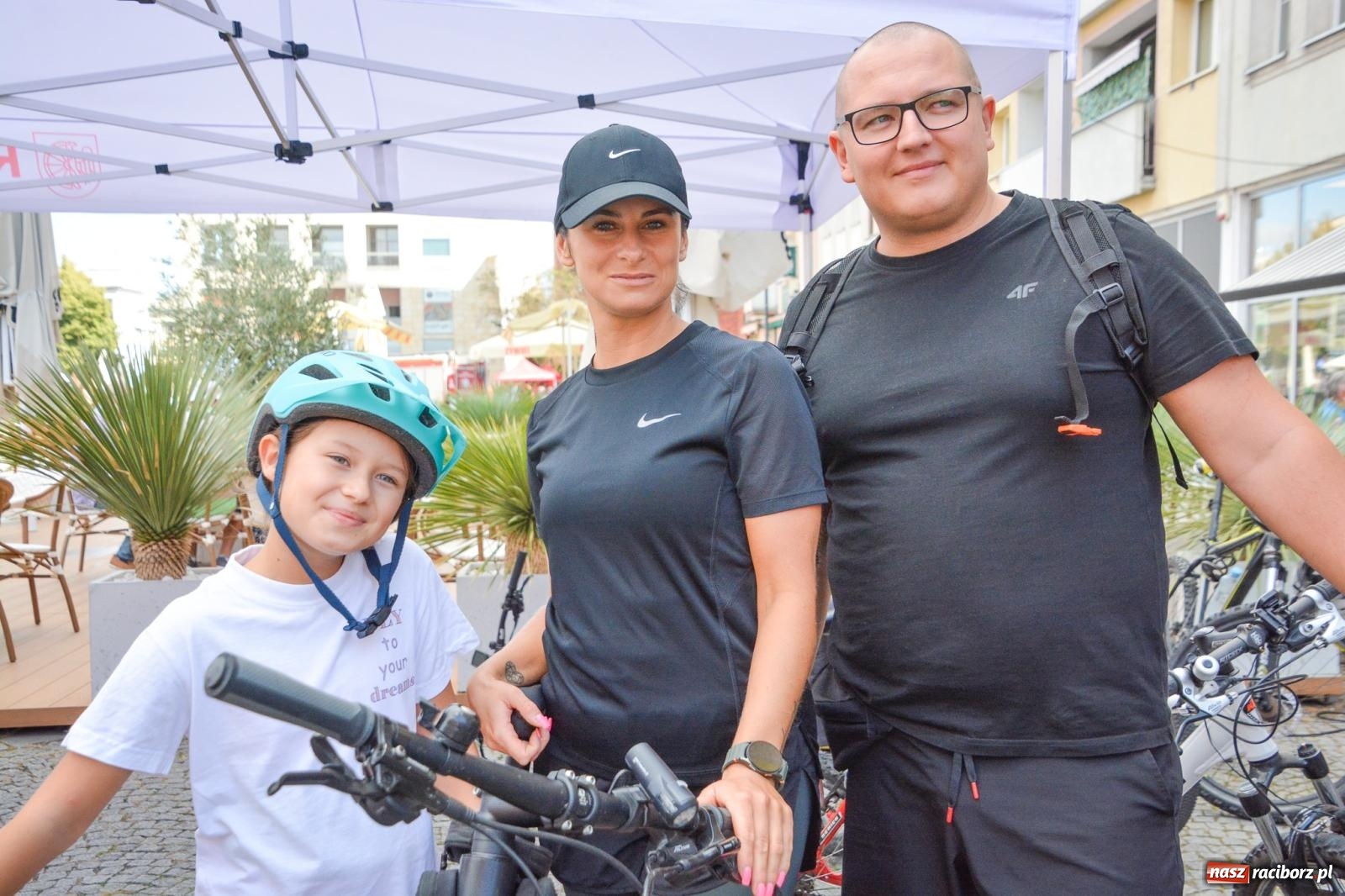 Zdjęcie w galerii na portalu naszraciborz.pl: Rodzinny rajd rowerowy w Raciborzu w hołdzie poległym strażakom [FOTO i WIDEO] wiadomości z regionu