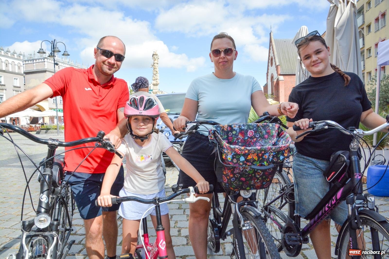 Zdjęcie w galerii na portalu naszraciborz.pl: Rodzinny rajd rowerowy w Raciborzu w hołdzie poległym strażakom [FOTO i WIDEO] wiadomości z regionu