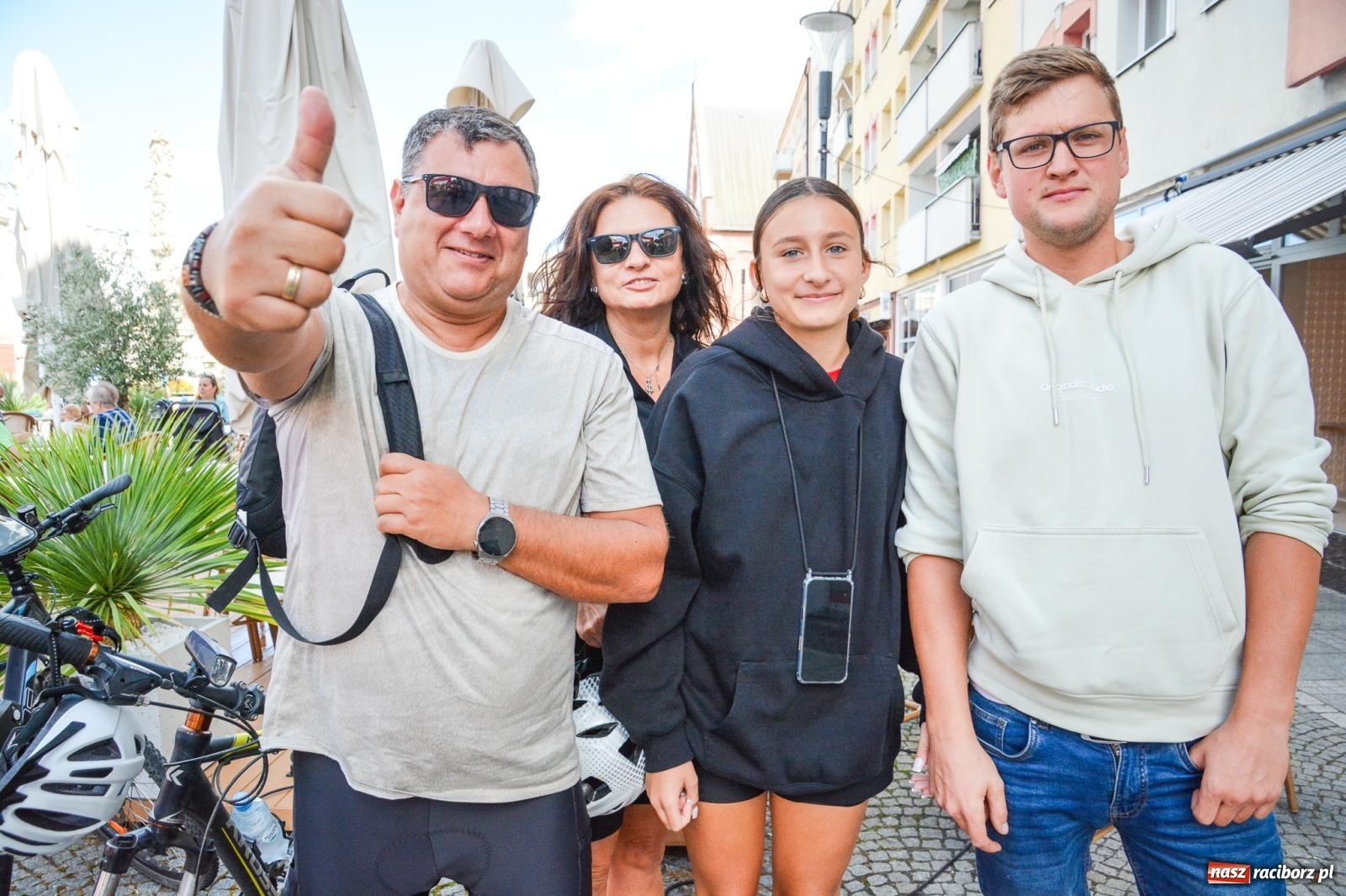 Zdjęcie w galerii na portalu naszraciborz.pl: Rodzinny rajd rowerowy w Raciborzu w hołdzie poległym strażakom [FOTO i WIDEO] wiadomości z regionu