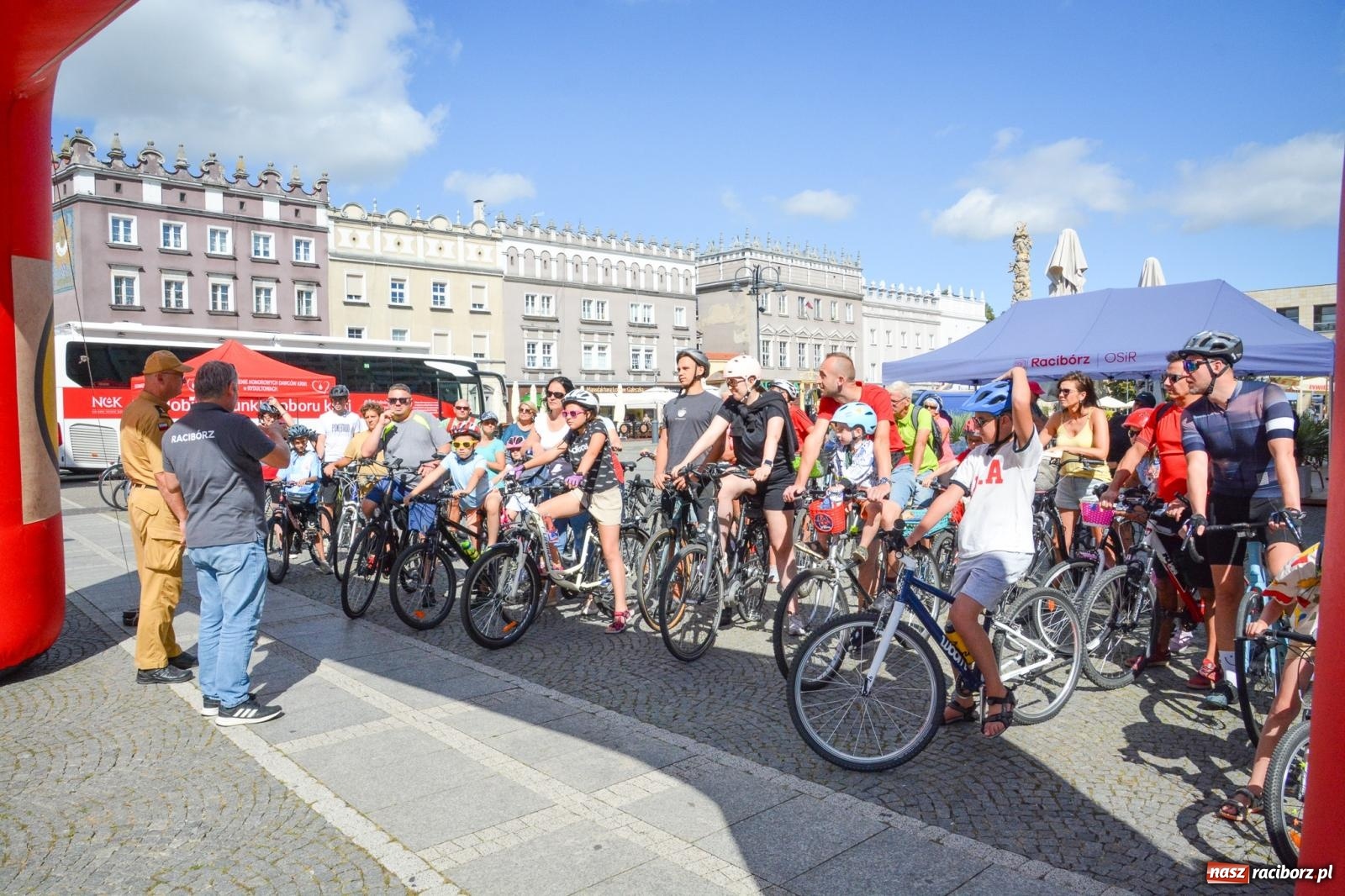 Zdjęcie w galerii na portalu naszraciborz.pl: Rodzinny rajd rowerowy w Raciborzu w hołdzie poległym strażakom [FOTO i WIDEO] wiadomości z regionu