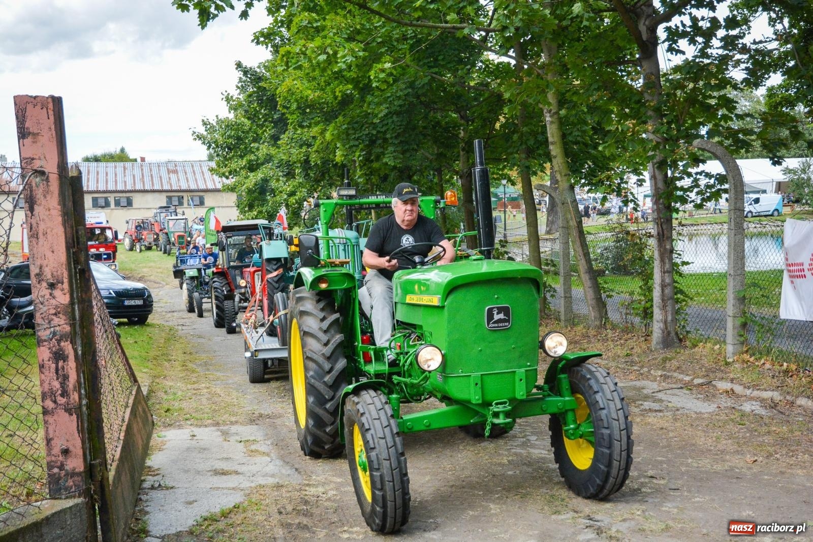 Zdjęcie w galerii na portalu naszraciborz.pl: Gra o plon, czyli parada maszyn rolniczych w Krowiarkach [FOTO i WIDEO] wiadomości z regionu