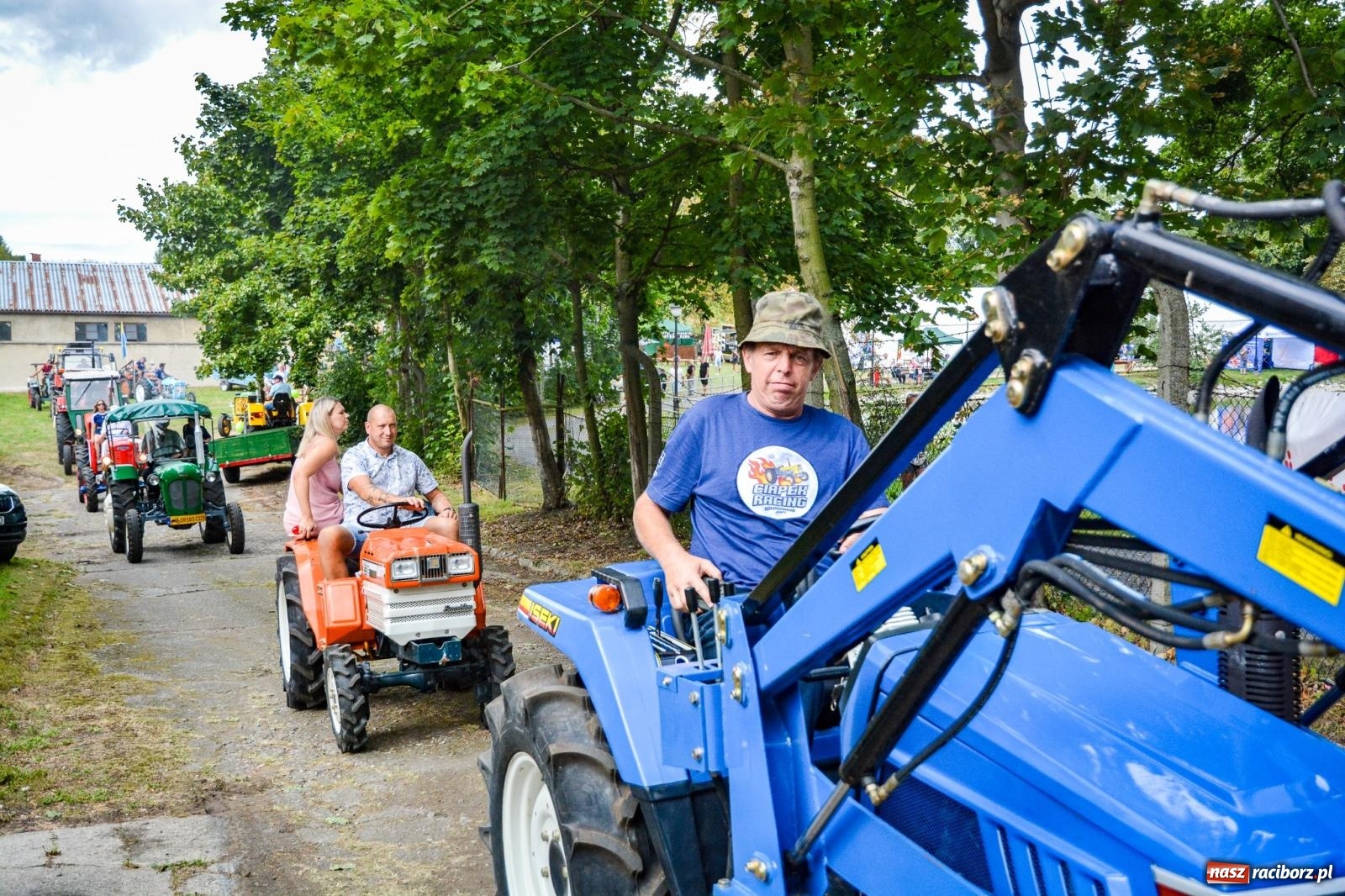 Zdjęcie w galerii na portalu naszraciborz.pl: Gra o plon, czyli parada maszyn rolniczych w Krowiarkach [FOTO i WIDEO] wiadomości z regionu