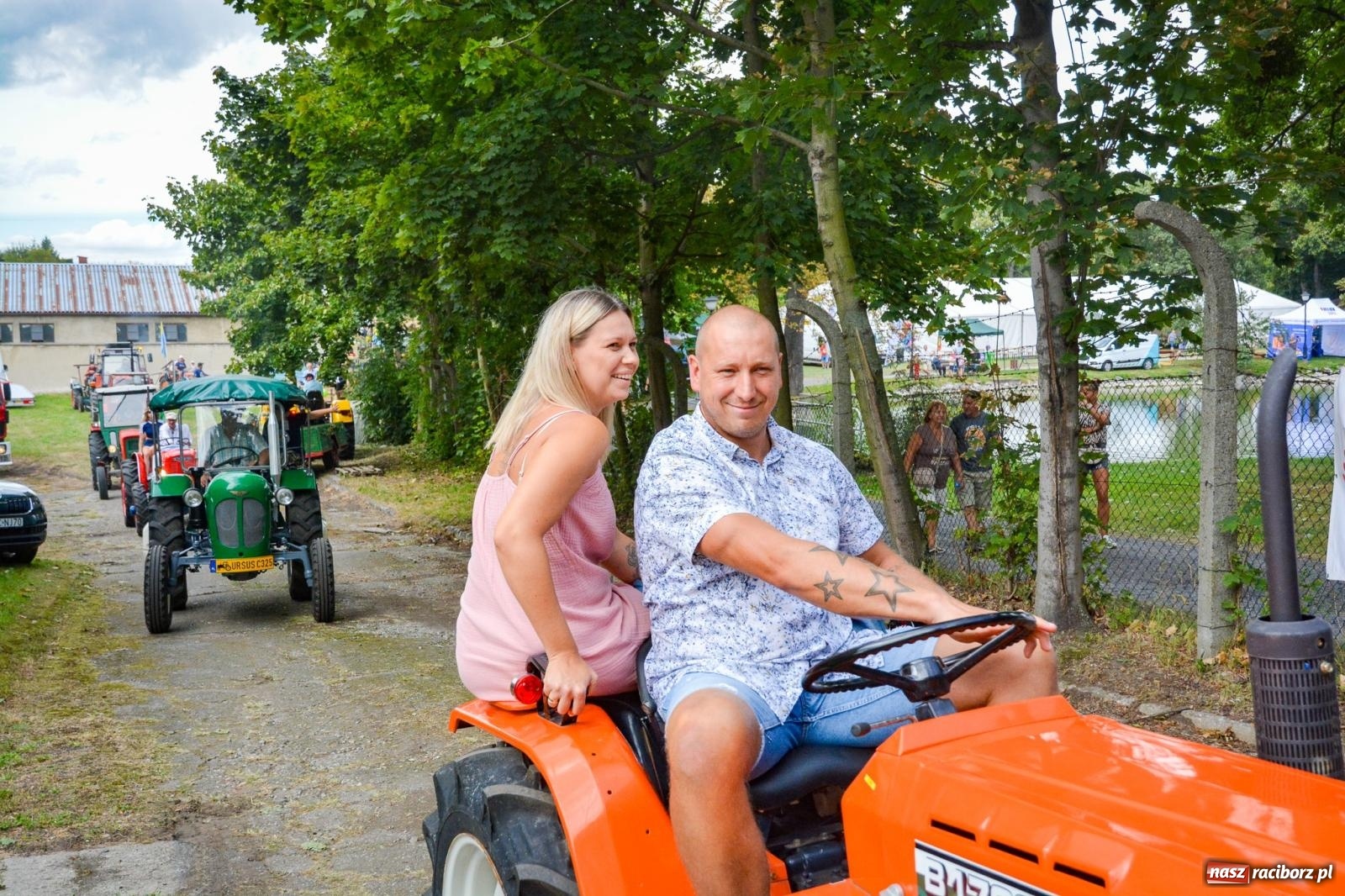 Zdjęcie w galerii na portalu naszraciborz.pl: Gra o plon, czyli parada maszyn rolniczych w Krowiarkach [FOTO i WIDEO] wiadomości z regionu