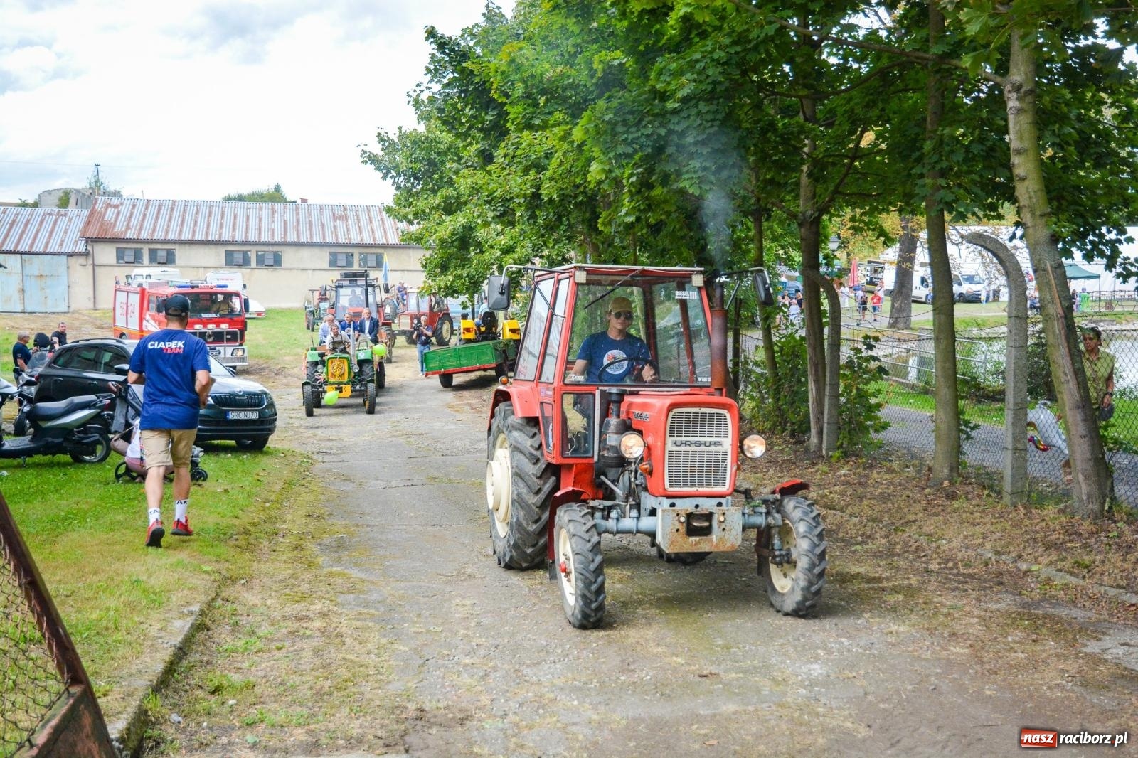 Zdjęcie w galerii na portalu naszraciborz.pl: Gra o plon, czyli parada maszyn rolniczych w Krowiarkach [FOTO i WIDEO] wiadomości z regionu