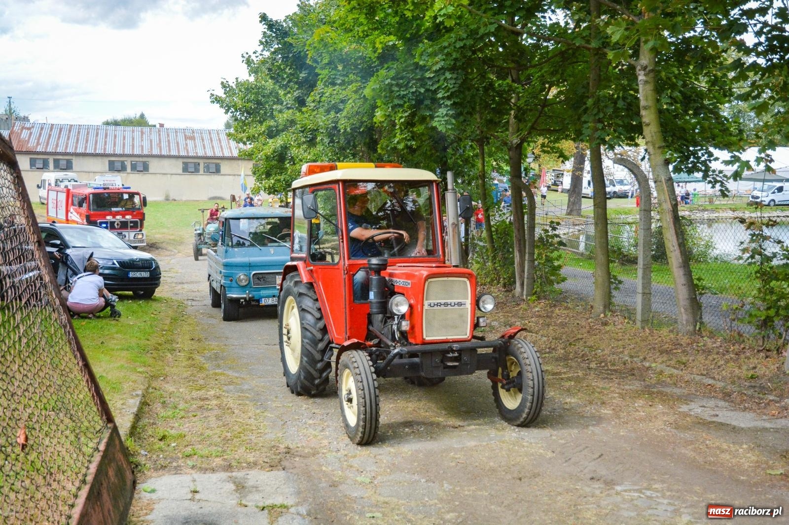 Zdjęcie w galerii na portalu naszraciborz.pl: Gra o plon, czyli parada maszyn rolniczych w Krowiarkach [FOTO i WIDEO] wiadomości z regionu