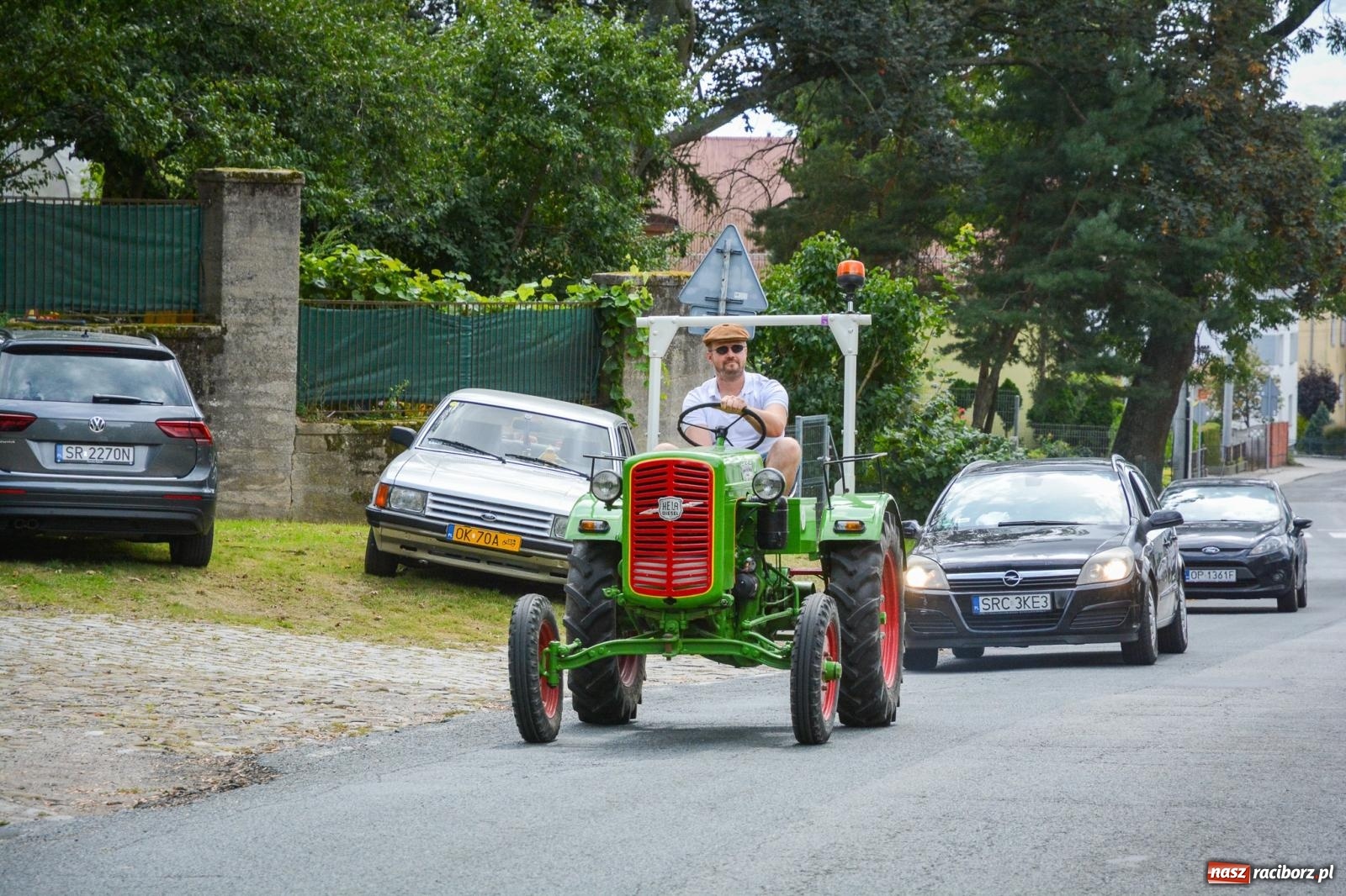 Zdjęcie w galerii na portalu naszraciborz.pl: Gra o plon, czyli parada maszyn rolniczych w Krowiarkach [FOTO i WIDEO] wiadomości z regionu