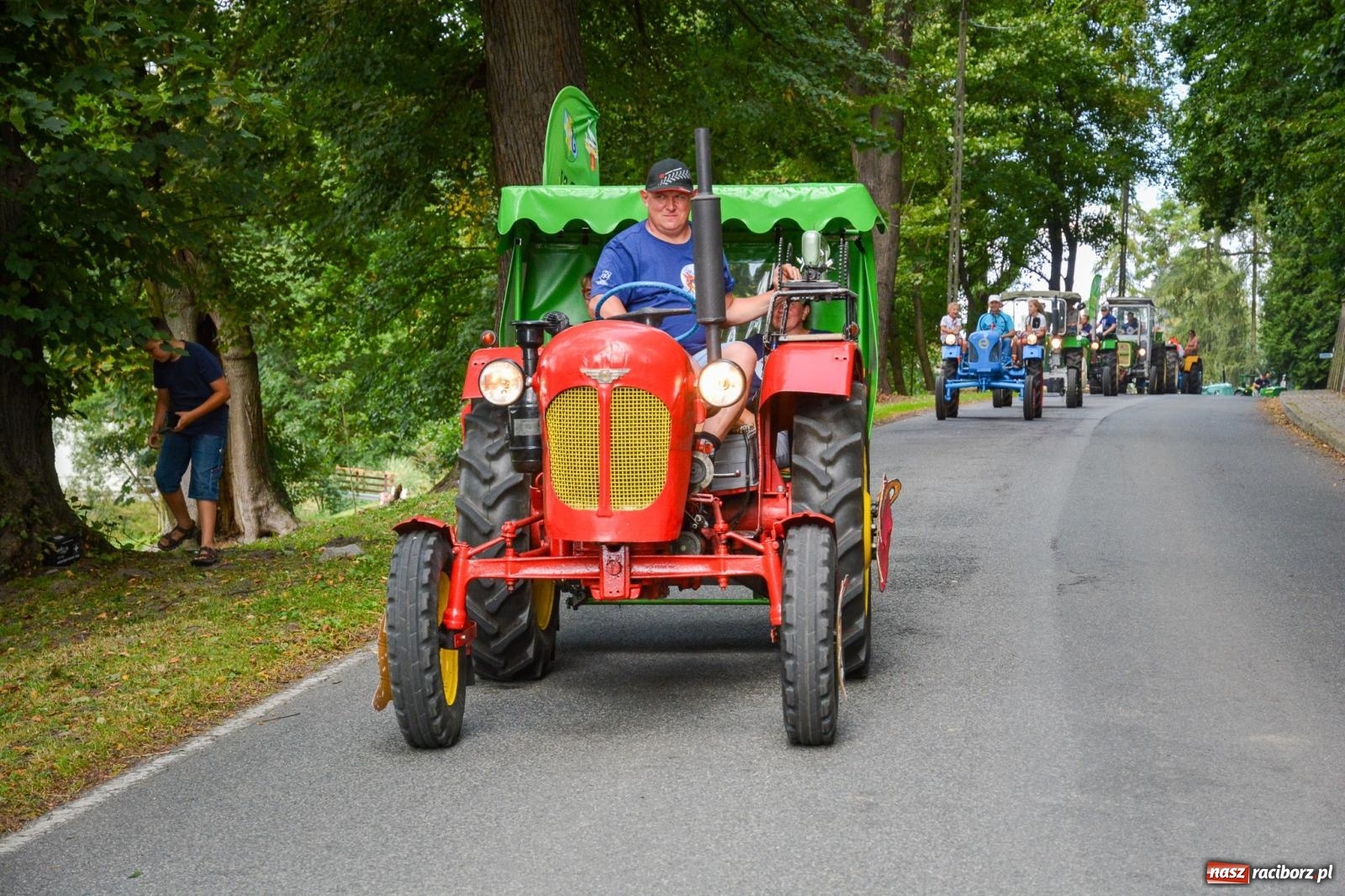 Zdjęcie w galerii na portalu naszraciborz.pl: Gra o plon, czyli parada maszyn rolniczych w Krowiarkach [FOTO i WIDEO] wiadomości z regionu
