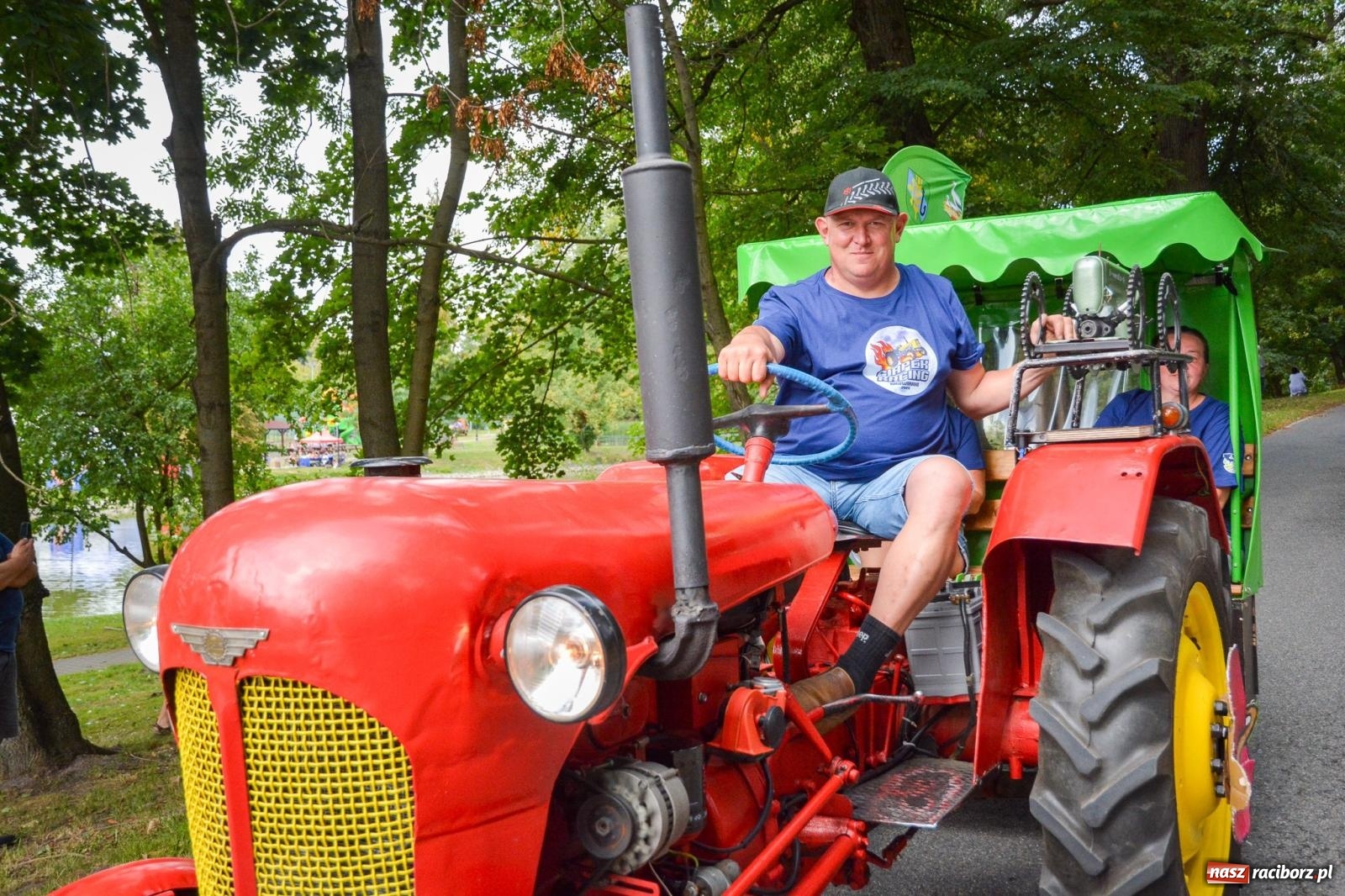 Zdjęcie w galerii na portalu naszraciborz.pl: Gra o plon, czyli parada maszyn rolniczych w Krowiarkach [FOTO i WIDEO] wiadomości z regionu