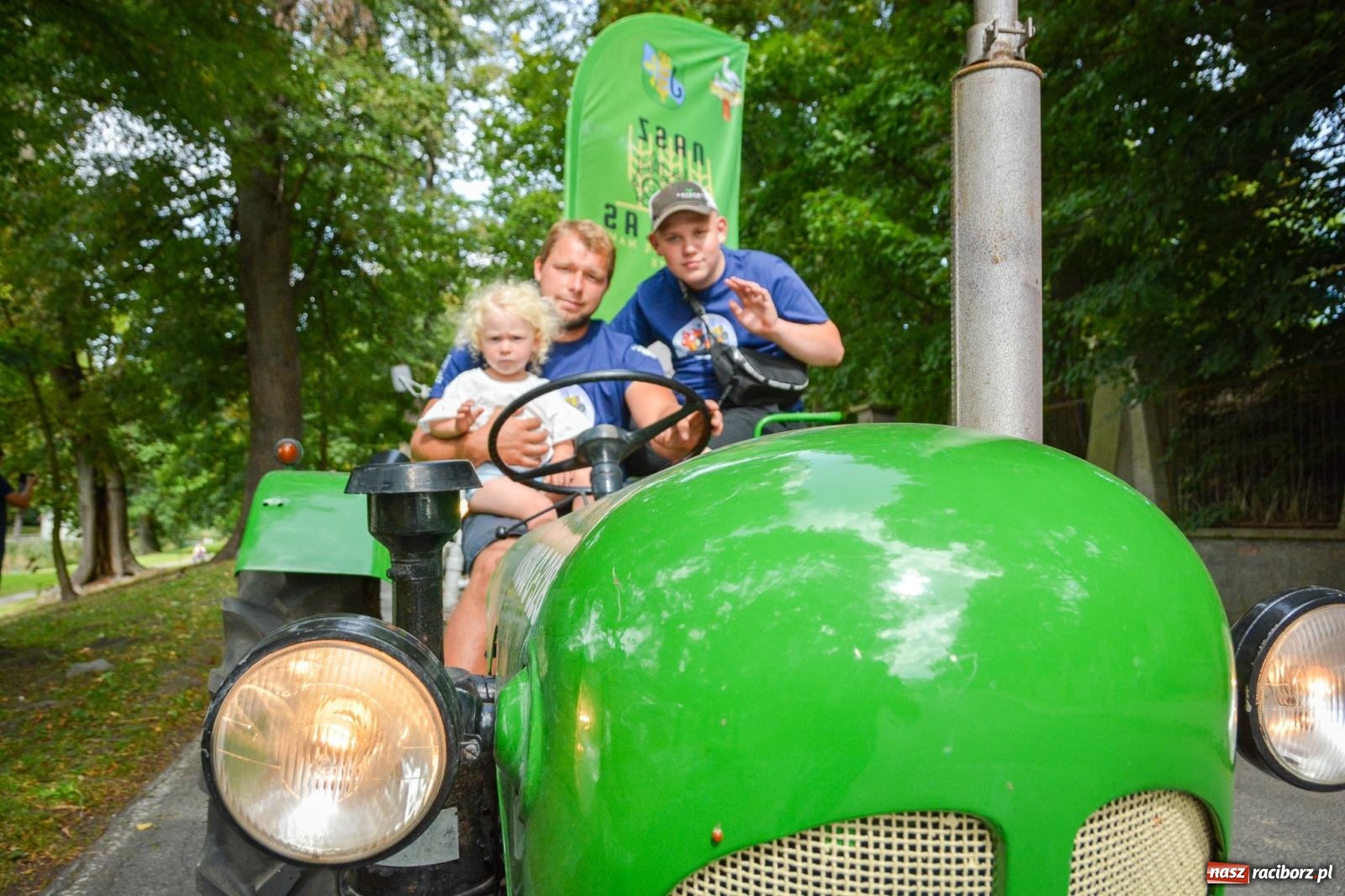 Zdjęcie w galerii na portalu naszraciborz.pl: Gra o plon, czyli parada maszyn rolniczych w Krowiarkach [FOTO i WIDEO] wiadomości z regionu