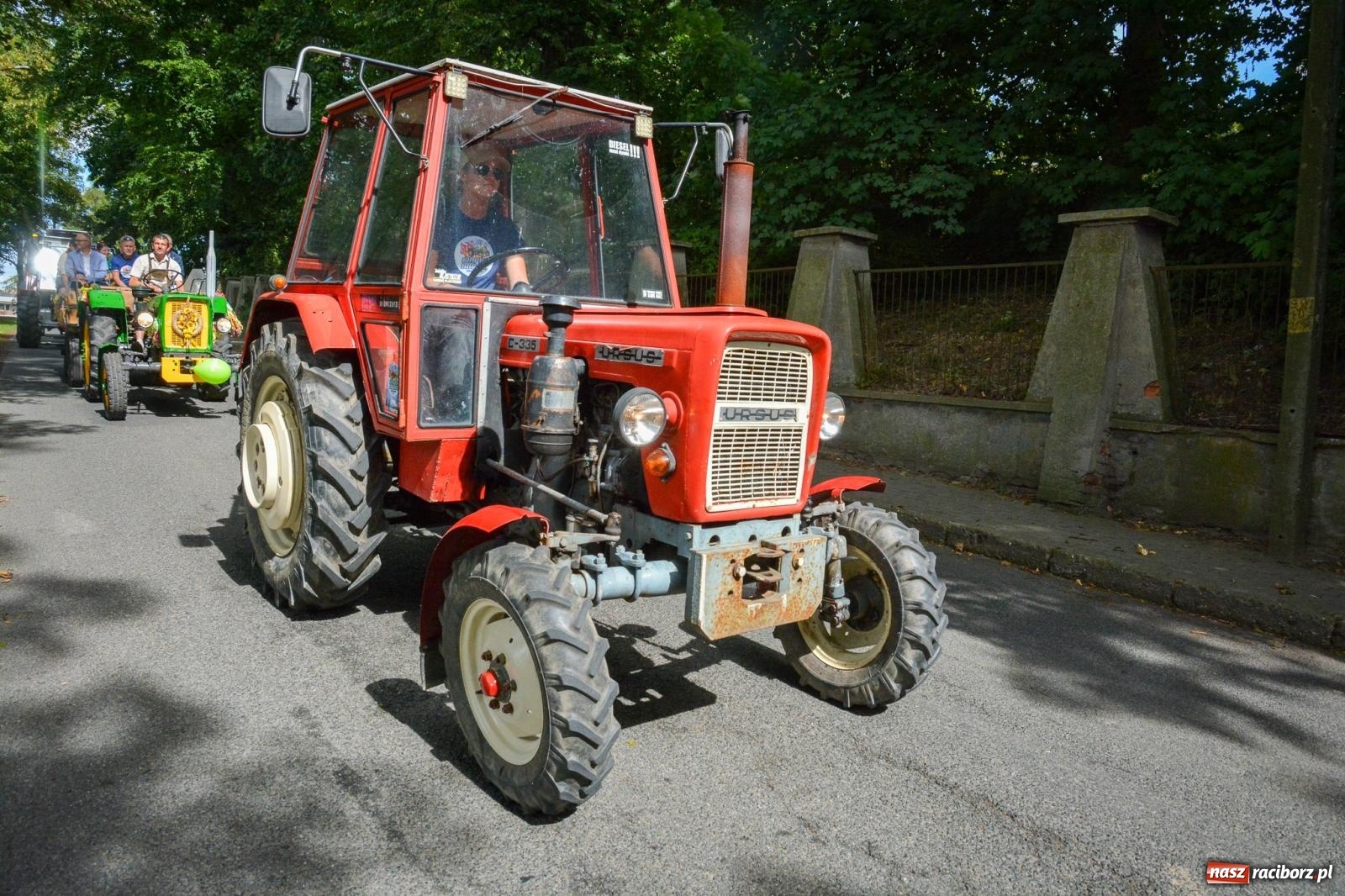 Zdjęcie w galerii na portalu naszraciborz.pl: Gra o plon, czyli parada maszyn rolniczych w Krowiarkach [FOTO i WIDEO] wiadomości z regionu