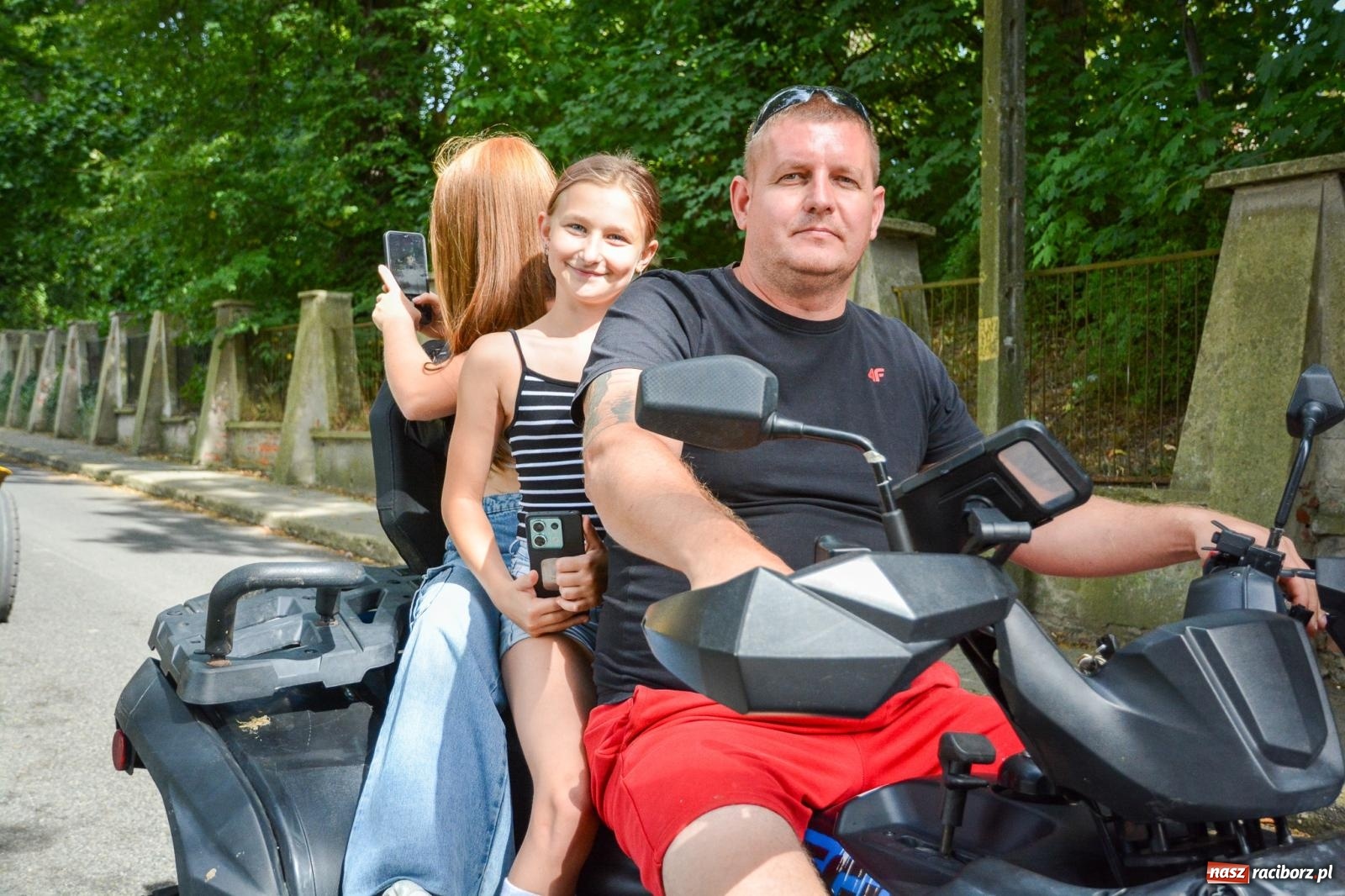 Zdjęcie w galerii na portalu naszraciborz.pl: Gra o plon, czyli parada maszyn rolniczych w Krowiarkach [FOTO i WIDEO] wiadomości z regionu