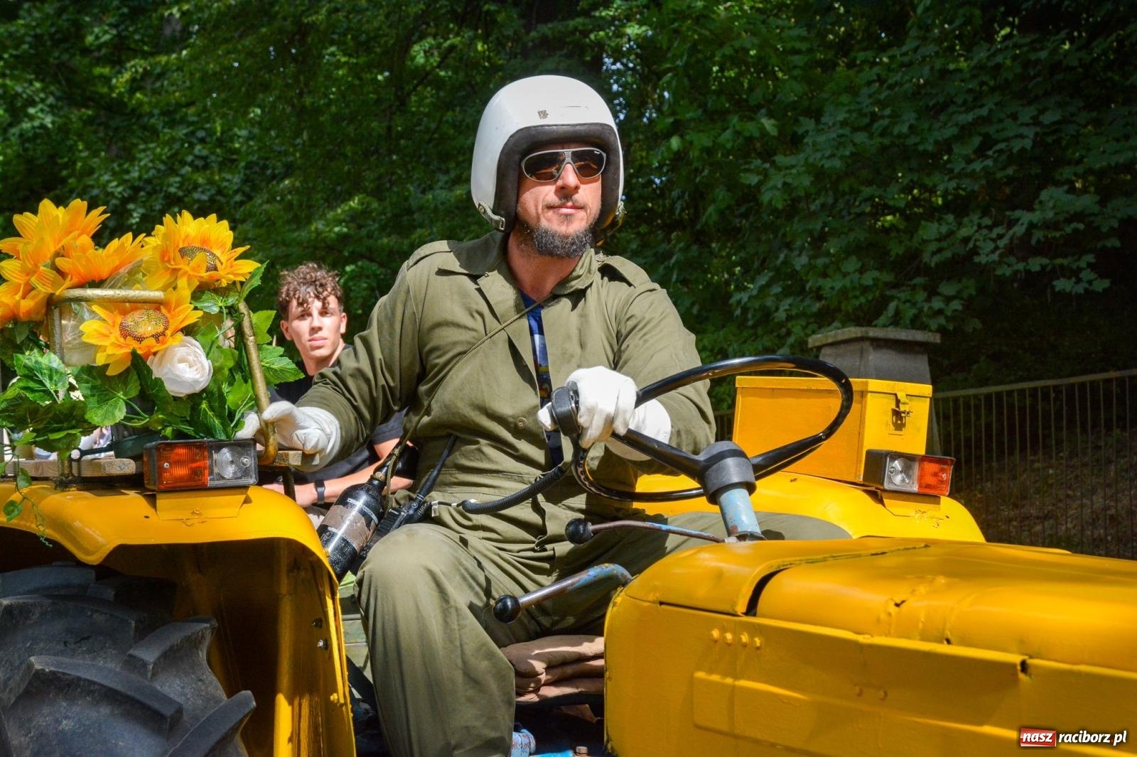 Zdjęcie w galerii na portalu naszraciborz.pl: Gra o plon, czyli parada maszyn rolniczych w Krowiarkach [FOTO i WIDEO] wiadomości z regionu