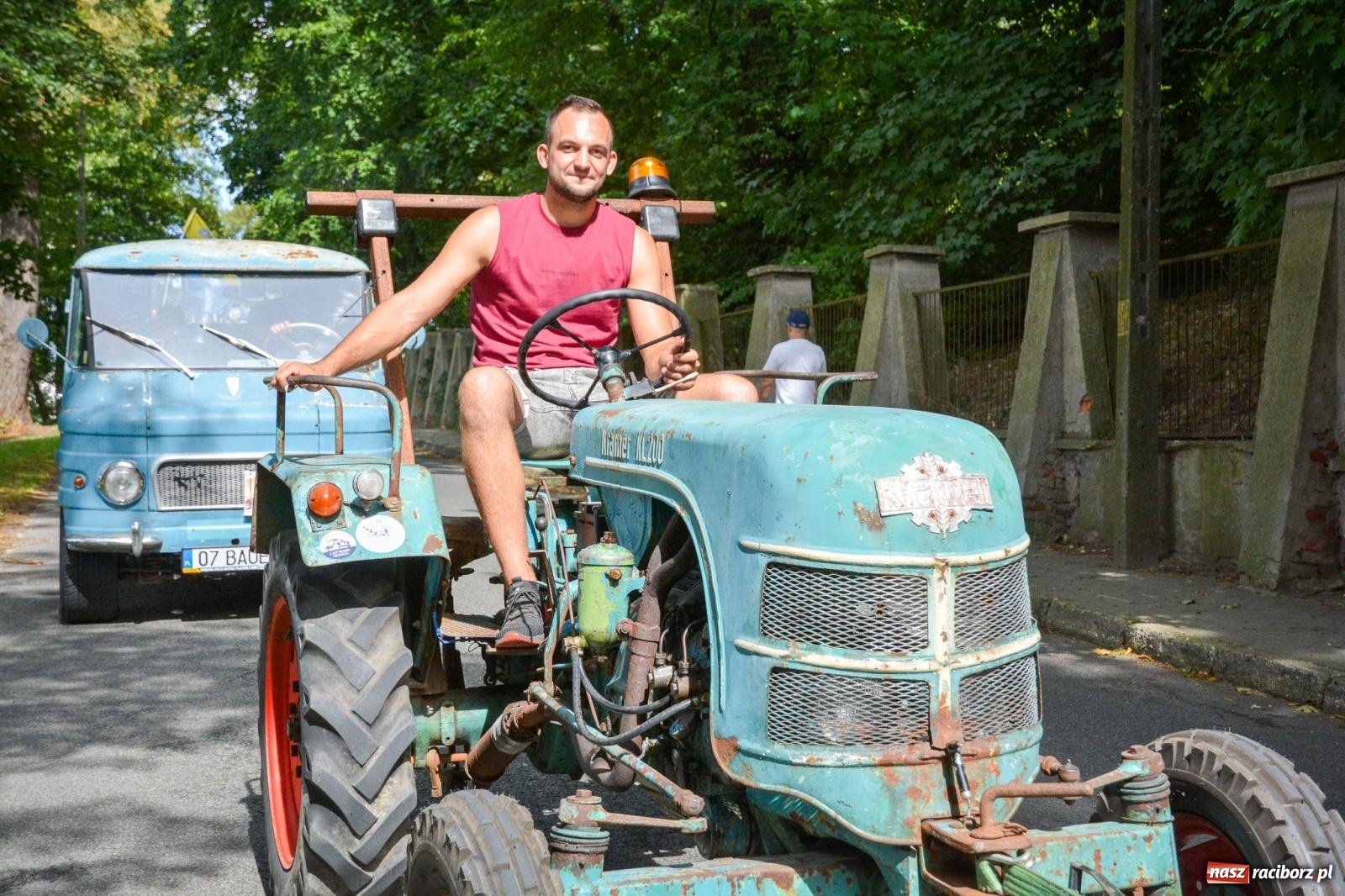 Zdjęcie w galerii na portalu naszraciborz.pl: Gra o plon, czyli parada maszyn rolniczych w Krowiarkach [FOTO i WIDEO] wiadomości z regionu