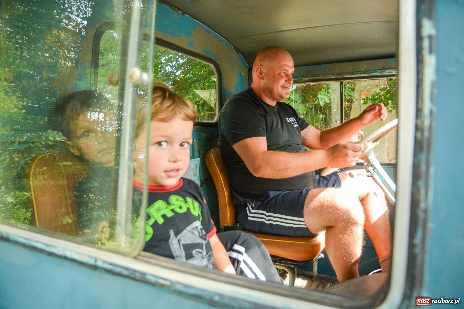 Zdjęcie w galerii na portalu naszraciborz.pl: Gra o plon, czyli parada maszyn rolniczych w Krowiarkach [FOTO i WIDEO] wiadomości z regionu