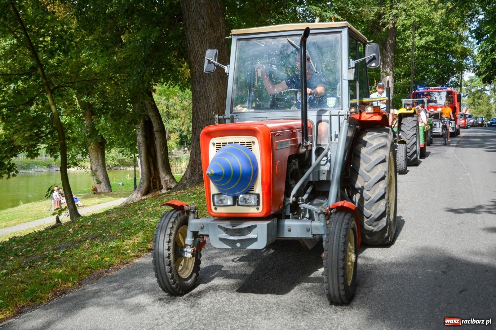 Zdjęcie w galerii na portalu naszraciborz.pl: Gra o plon, czyli parada maszyn rolniczych w Krowiarkach [FOTO i WIDEO] wiadomości z regionu