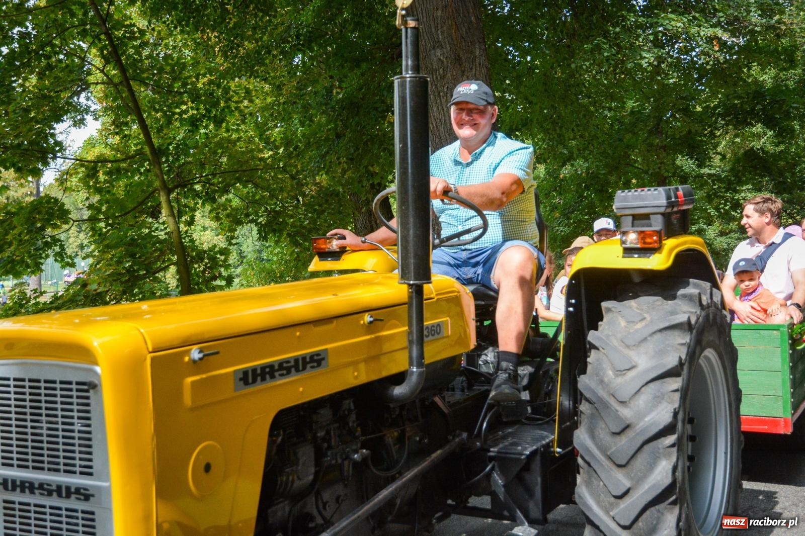Zdjęcie w galerii na portalu naszraciborz.pl: Gra o plon, czyli parada maszyn rolniczych w Krowiarkach [FOTO i WIDEO] wiadomości z regionu