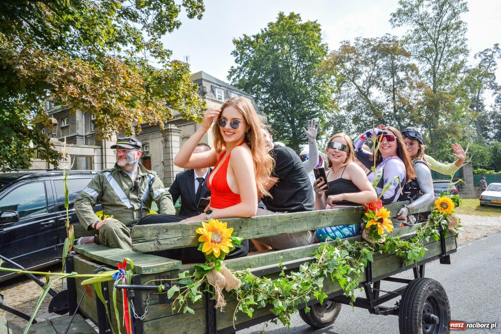 Zdjęcie w galerii na portalu naszraciborz.pl: Gra o plon, czyli parada maszyn rolniczych w Krowiarkach [FOTO i WIDEO] wiadomości z regionu