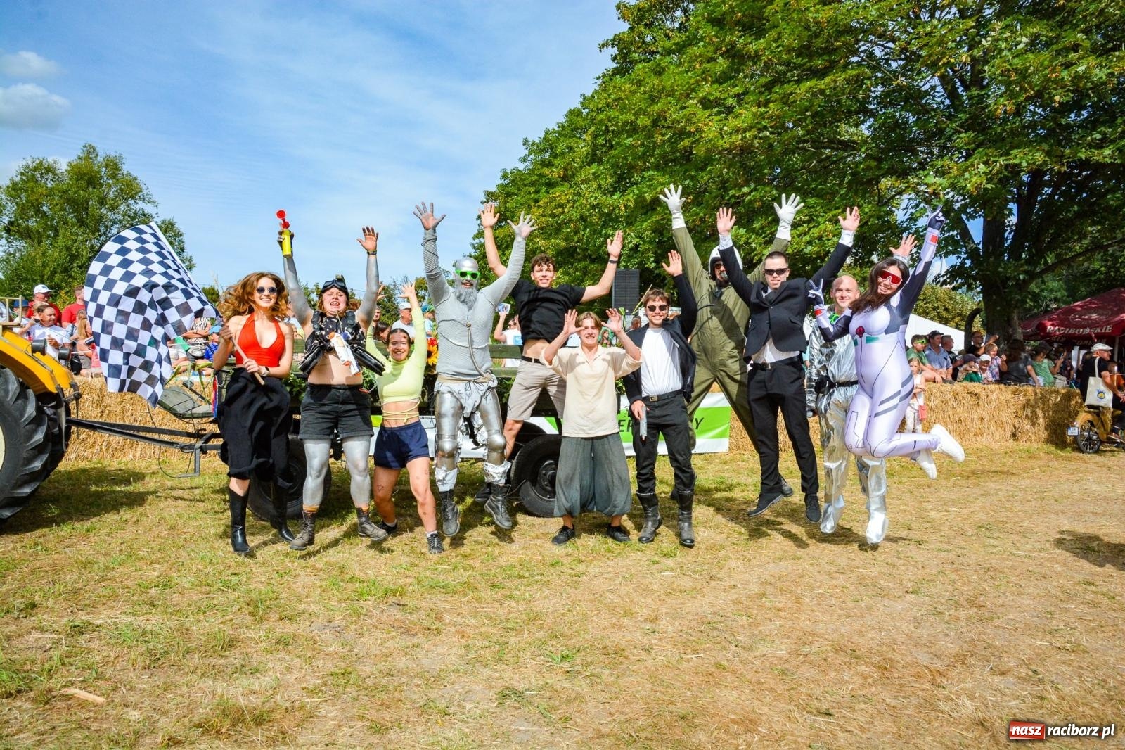 Zdjęcie w galerii na portalu naszraciborz.pl: Gra o plon, czyli parada maszyn rolniczych w Krowiarkach [FOTO i WIDEO] wiadomości z regionu