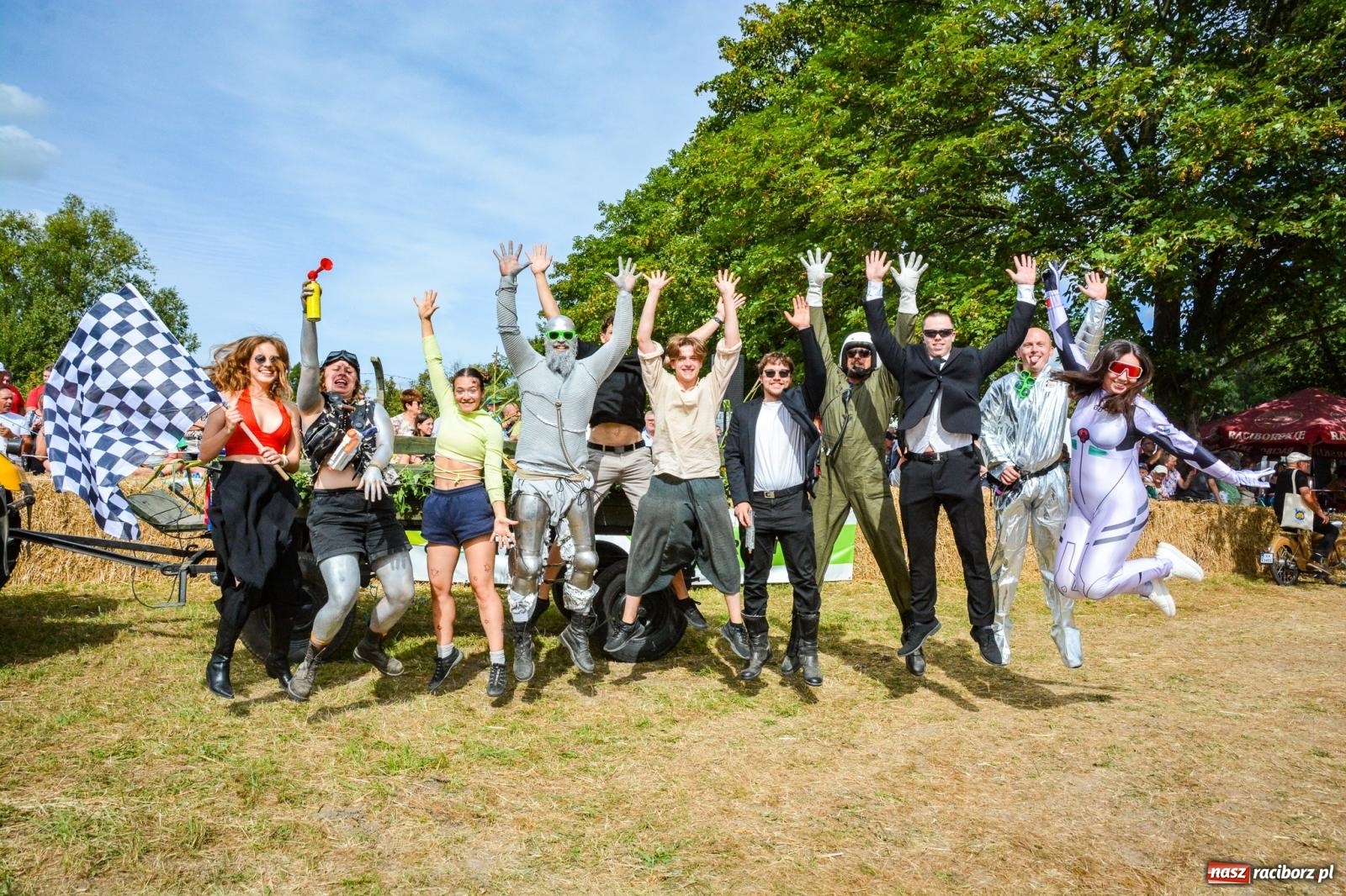 Zdjęcie w galerii na portalu naszraciborz.pl: Gra o plon, czyli parada maszyn rolniczych w Krowiarkach [FOTO i WIDEO] wiadomości z regionu