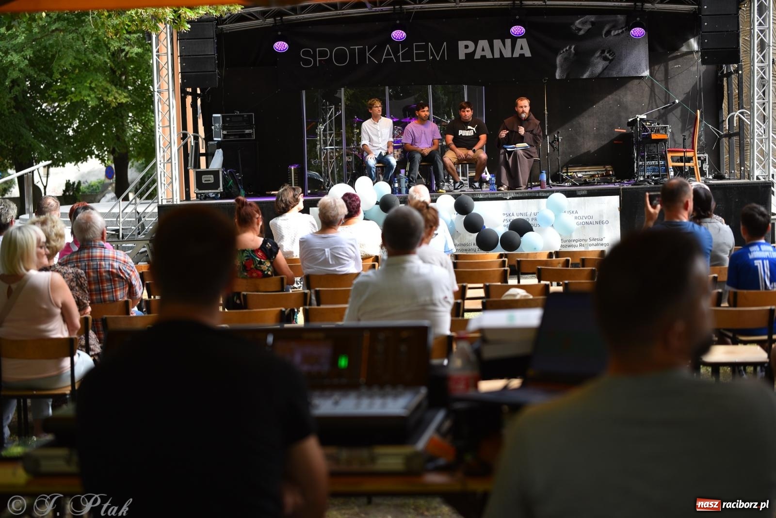 Zdjęcie w galerii na portalu naszraciborz.pl: Racibórz ponownie miejscem modlitwy i muzyki. Rozpoczął się XXXIV Festiwal Spotkałem Pana wiadomości z regionu