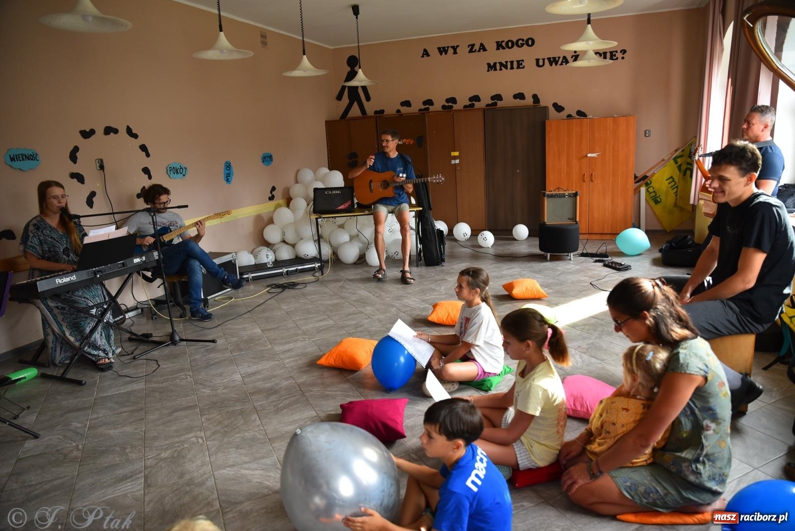 Zdjęcie w galerii na portalu naszraciborz.pl: Racibórz ponownie miejscem modlitwy i muzyki. Rozpoczął się XXXIV Festiwal Spotkałem Pana wiadomości z regionu