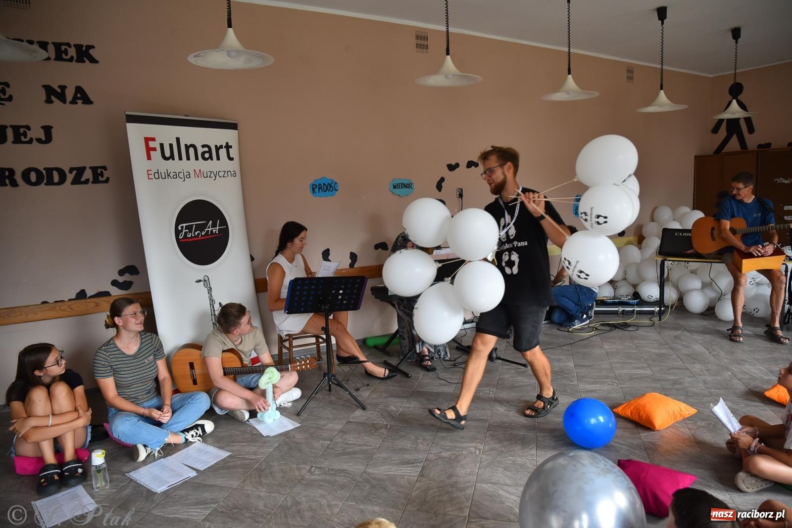 Zdjęcie w galerii na portalu naszraciborz.pl: Racibórz ponownie miejscem modlitwy i muzyki. Rozpoczął się XXXIV Festiwal Spotkałem Pana wiadomości z regionu