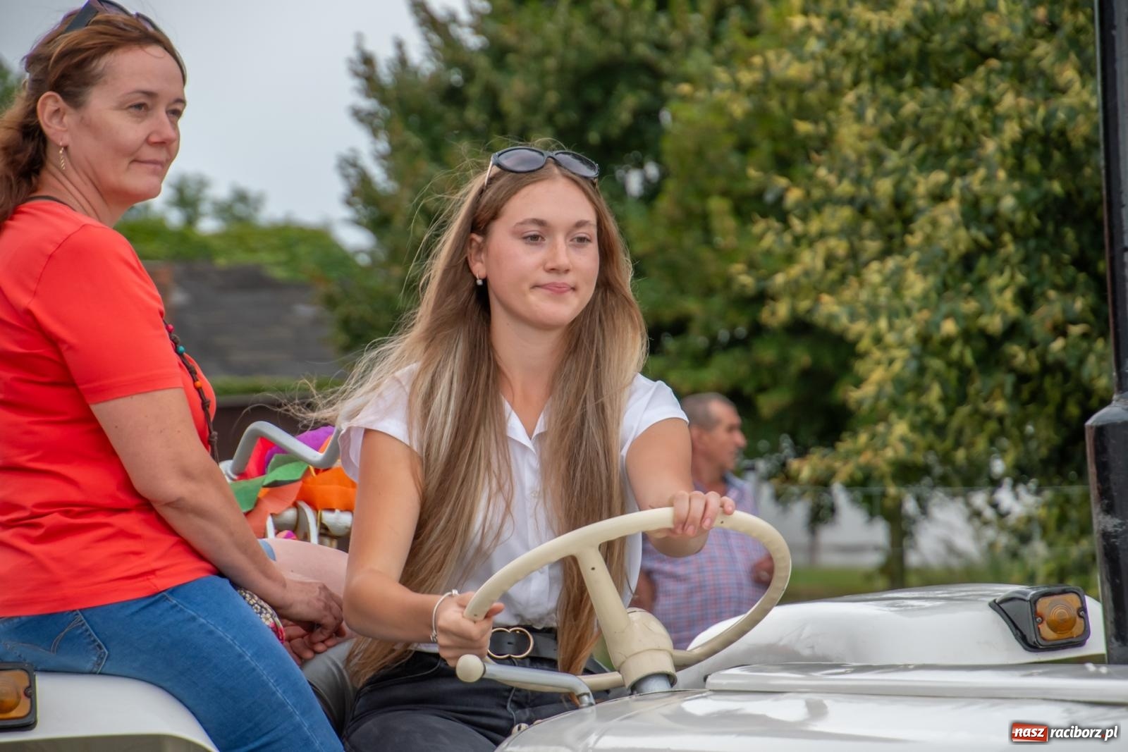 Zdjęcie w galerii na portalu naszraciborz.pl: Dożynki w Rudyszwałdzie. Kolorowy pokaz maszyn rolniczych z weneckim akcentem [FOTO i WIDEO] wiadomości z regionu