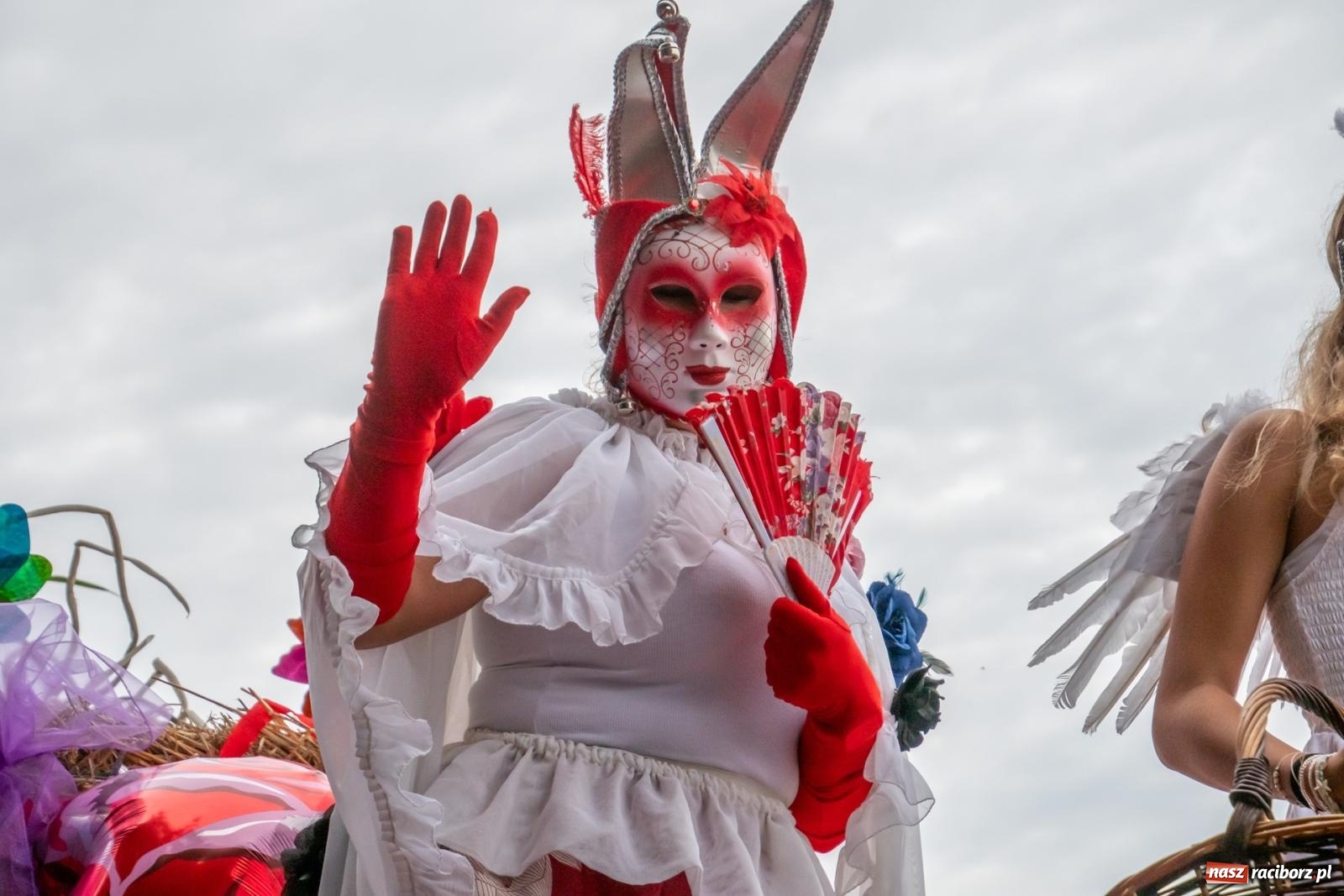 Zdjęcie w galerii na portalu naszraciborz.pl: Dożynki w Rudyszwałdzie. Kolorowy pokaz maszyn rolniczych z weneckim akcentem [FOTO i WIDEO] wiadomości z regionu