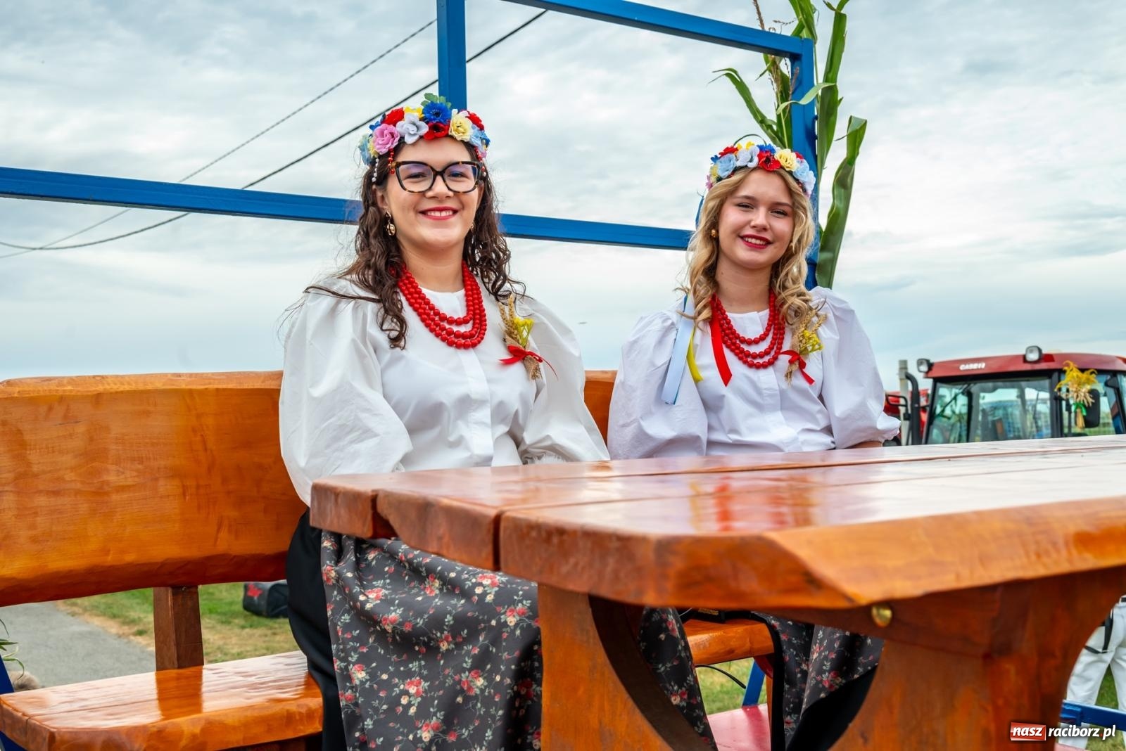 Zdjęcie w galerii na portalu naszraciborz.pl: Dożynki w Rudyszwałdzie. Kolorowy pokaz maszyn rolniczych z weneckim akcentem [FOTO i WIDEO] wiadomości z regionu