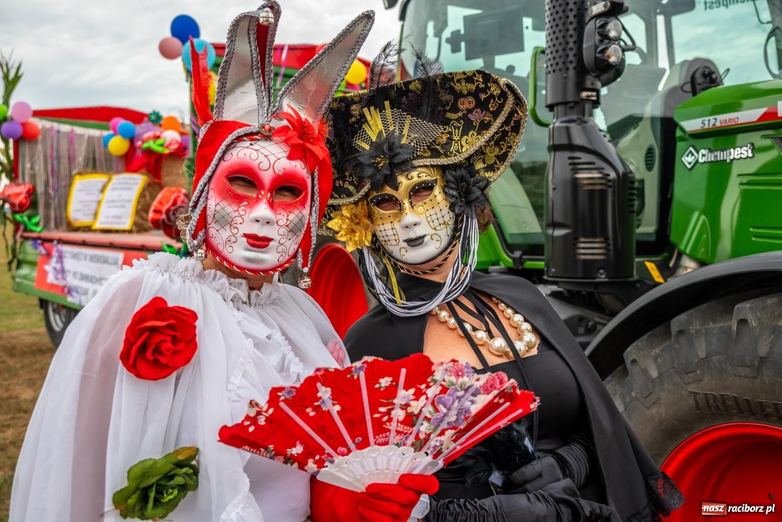 Zdjęcie w galerii na portalu naszraciborz.pl: Dożynki w Rudyszwałdzie. Kolorowy pokaz maszyn rolniczych z weneckim akcentem [FOTO i WIDEO] wiadomości z regionu